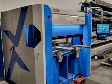 Vista Frontal da Euromac FXbend 1547 máquina