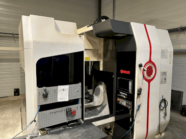 Vista Frontal  da Huron UMILL 6  máquina