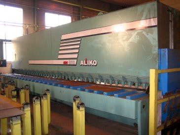 Vista Frontal  da ALIKO 8000/12  máquina
