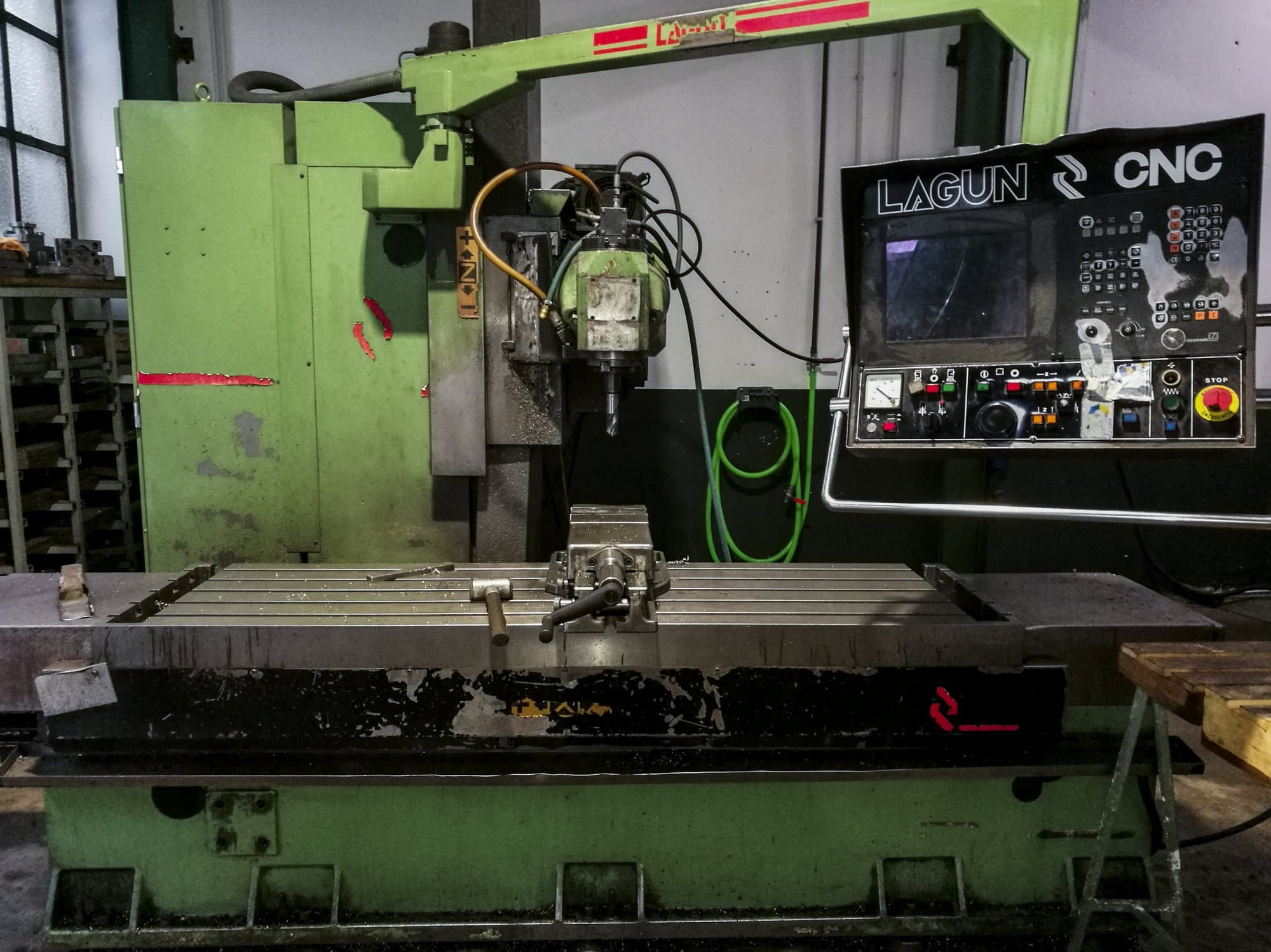 Vista Frontal da Lagun FBF 1800 máquina