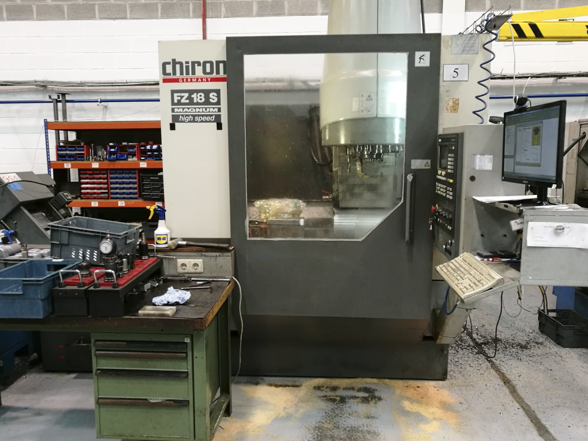 Vista Frontal da Chiron FZ18 S Magnum máquina