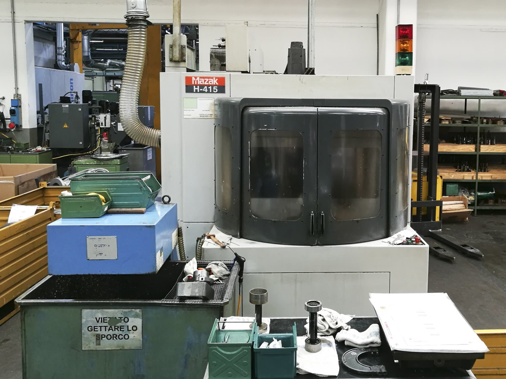 Vista Frontal da Mazak H-415 máquina