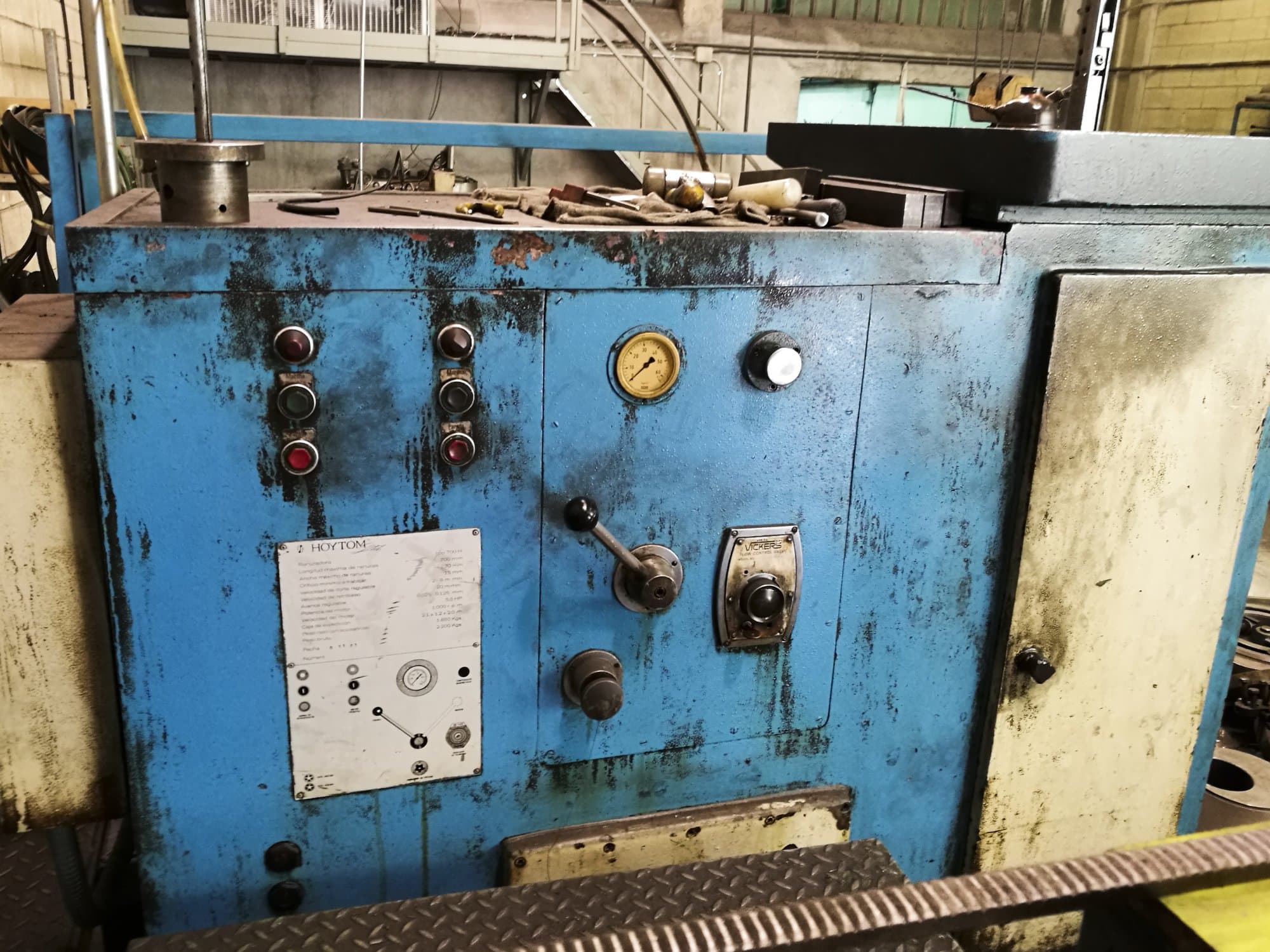 Vista Frontal  da Hoytom 700 H  máquina