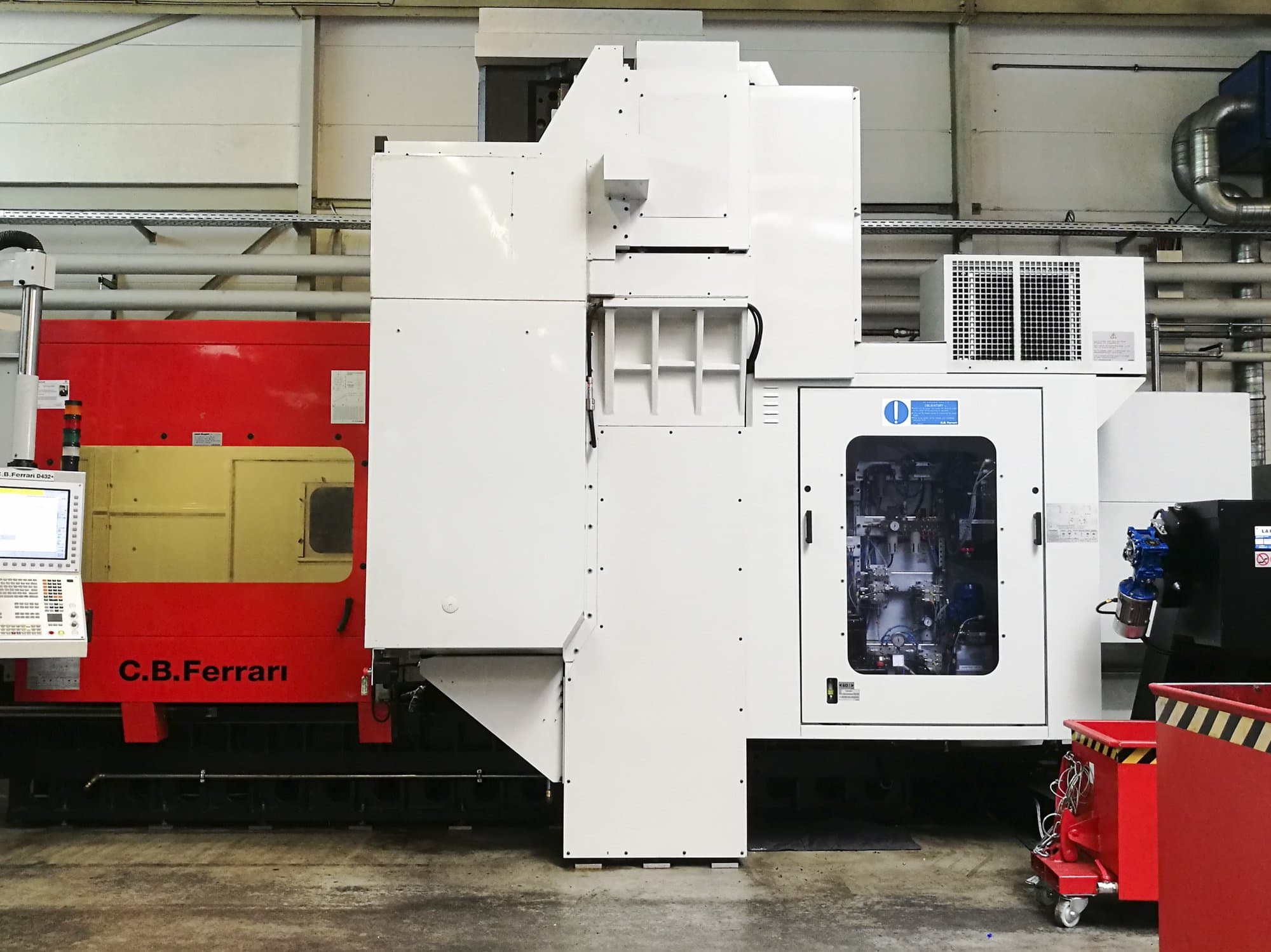 Vista Frontal da C.B. Ferrari D432 máquina