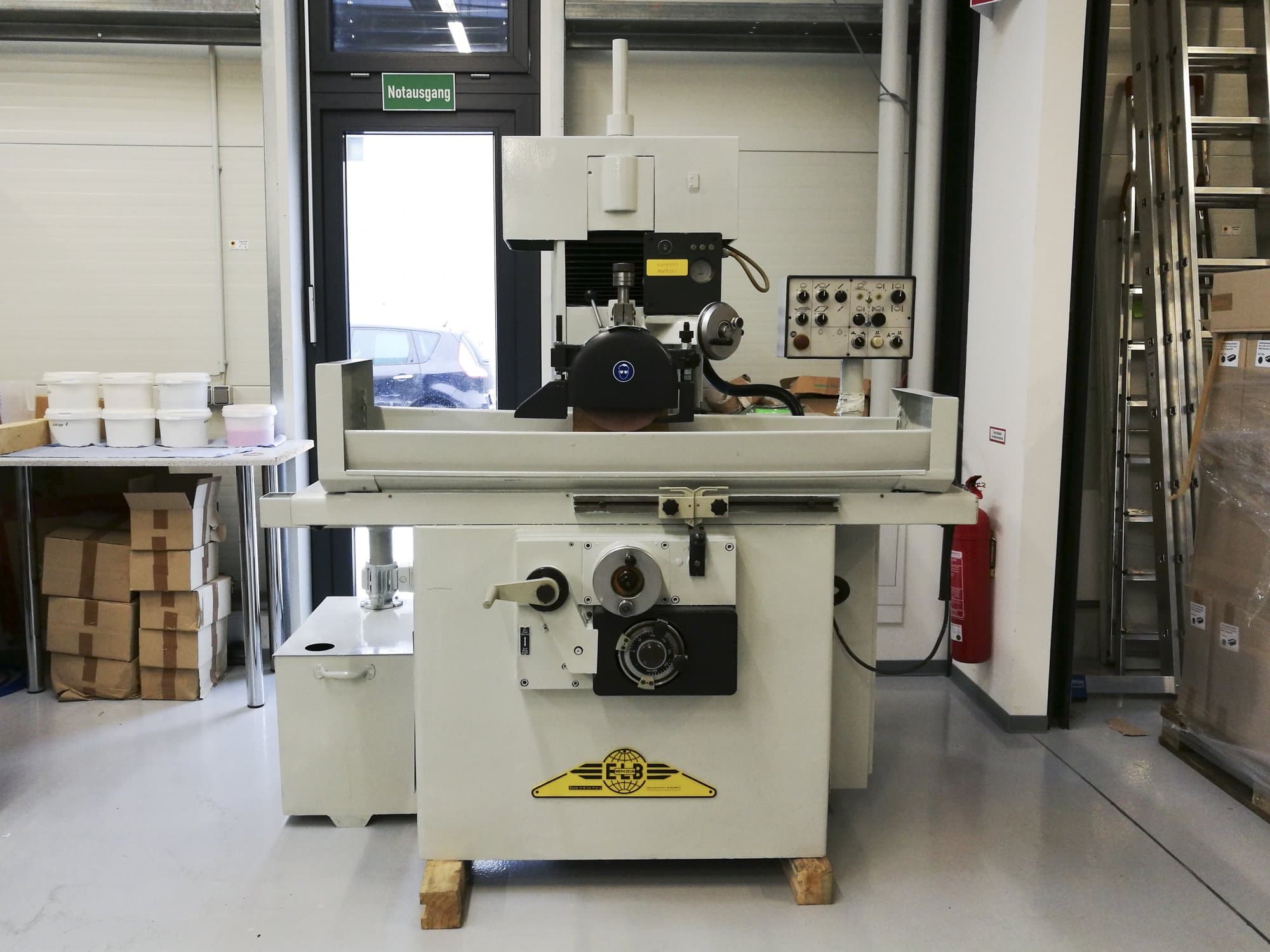 Vista Frontal  da ELB Amb. 5/2 VAI-Z  máquina