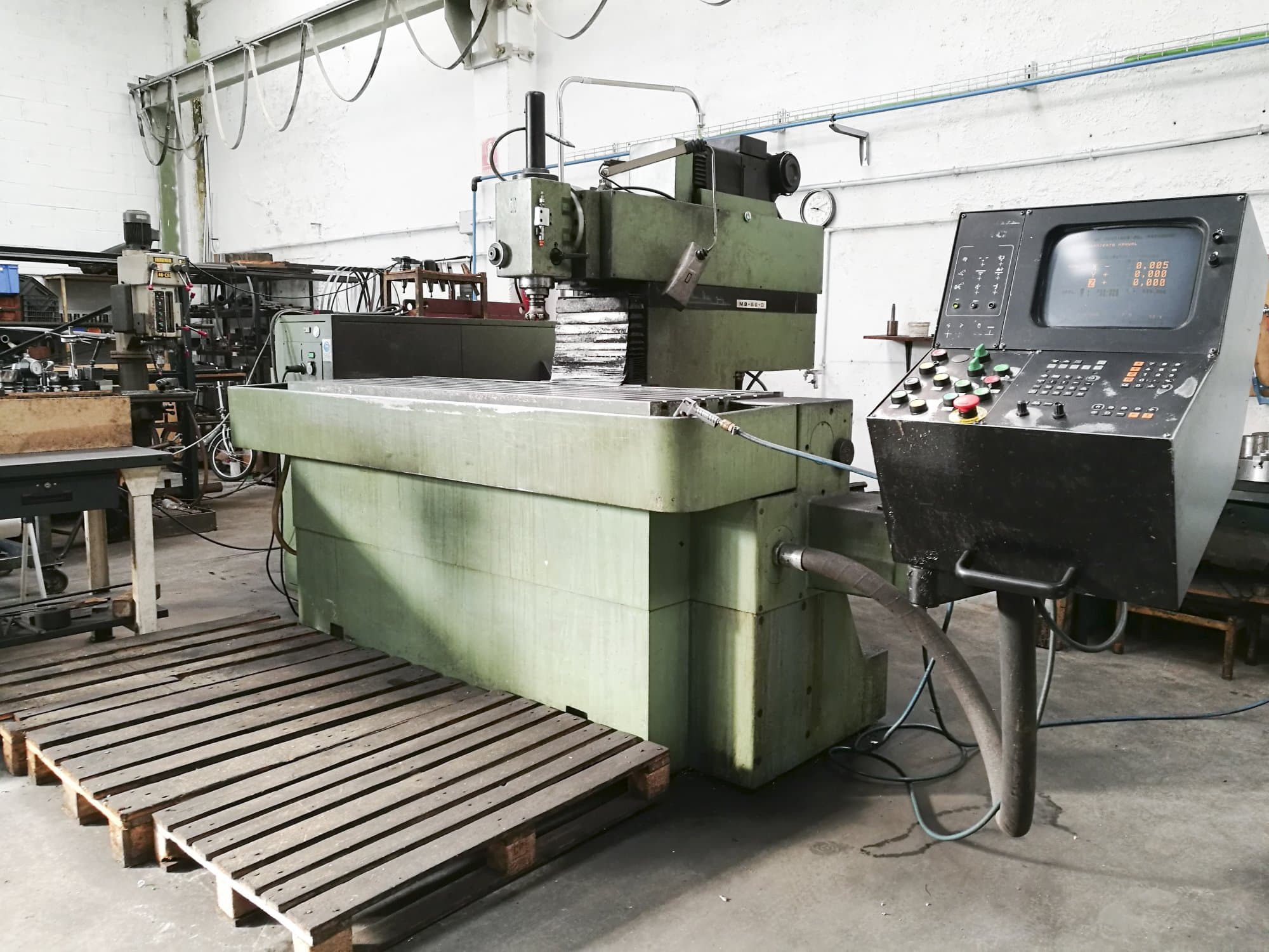 Vista Direita  da Metba MB-55-D  máquina