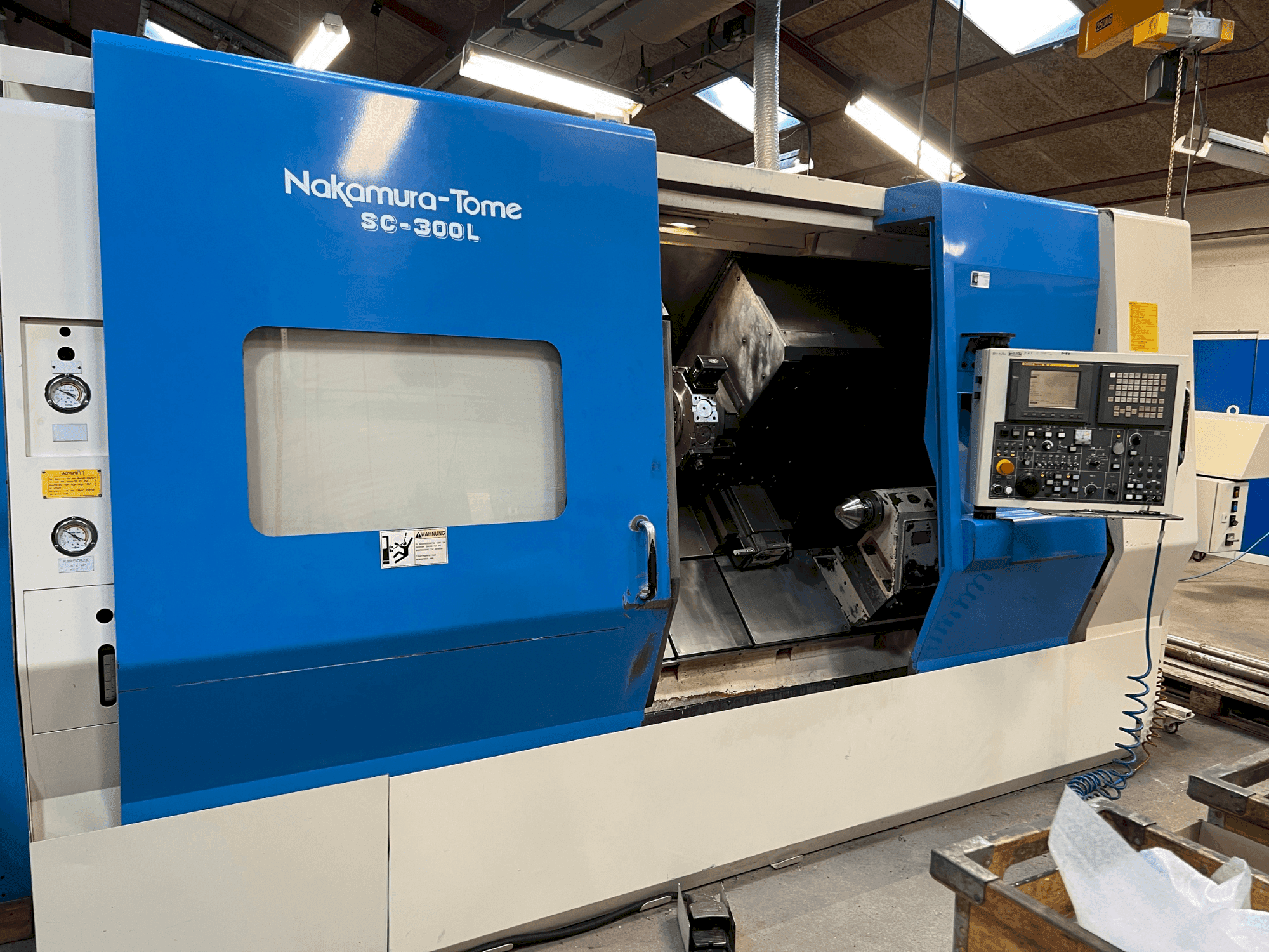 Vista Frontal da NAKAMURA SL 300LY máquina