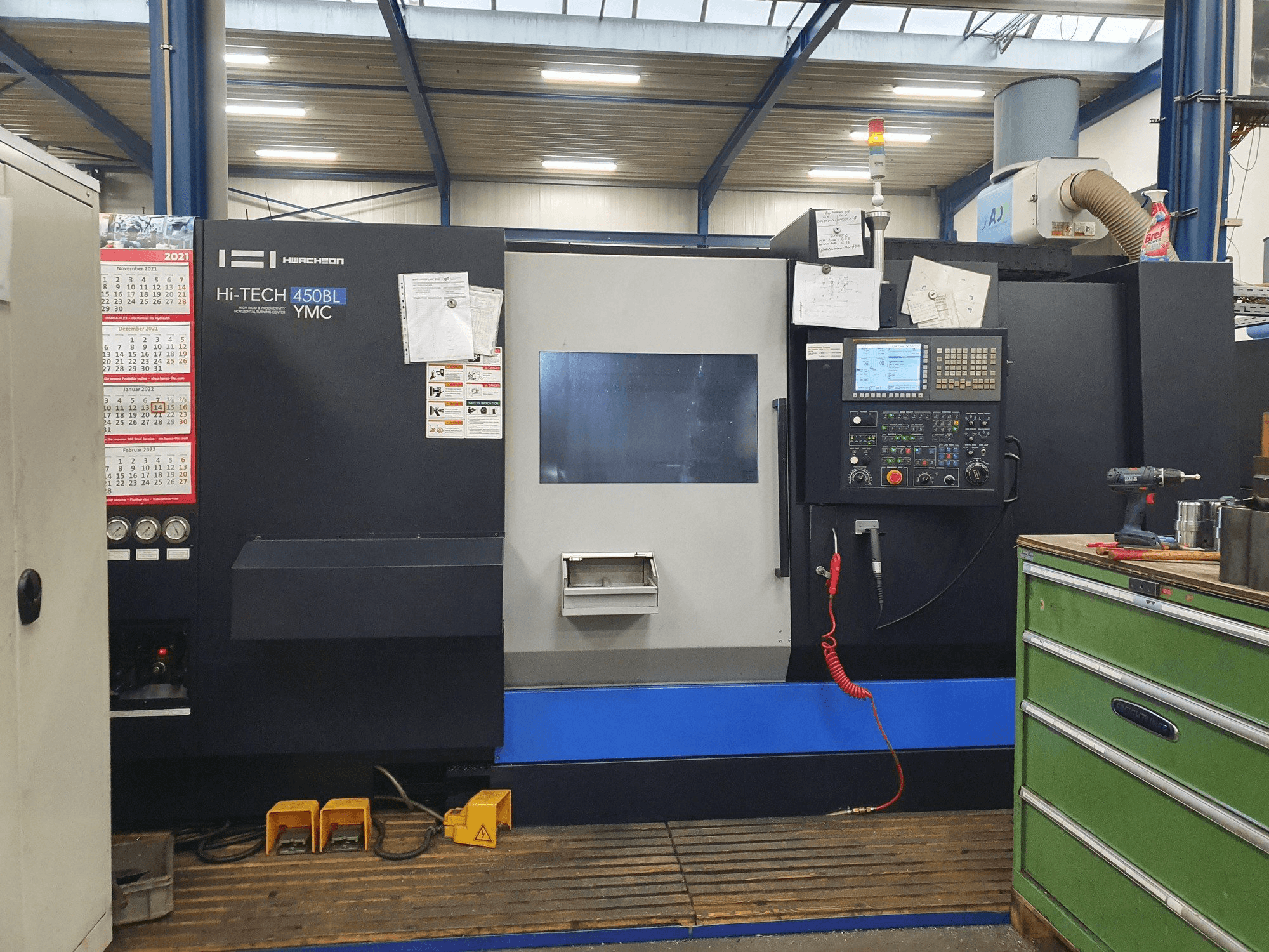 Vista Frontal da HWACHEON HI-TECH 450BL YMC máquina