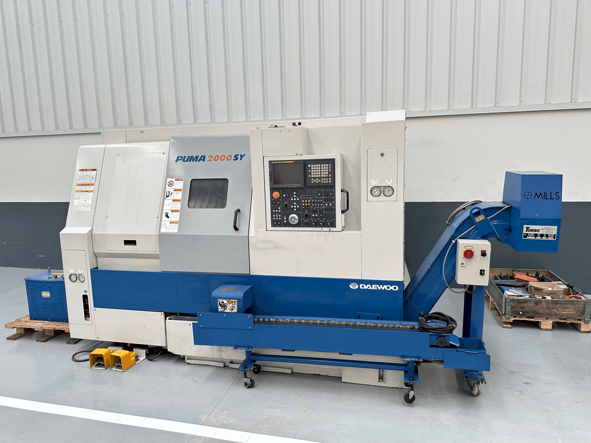 Vista Frontal da DAEWOO PUMA 2000 SY máquina