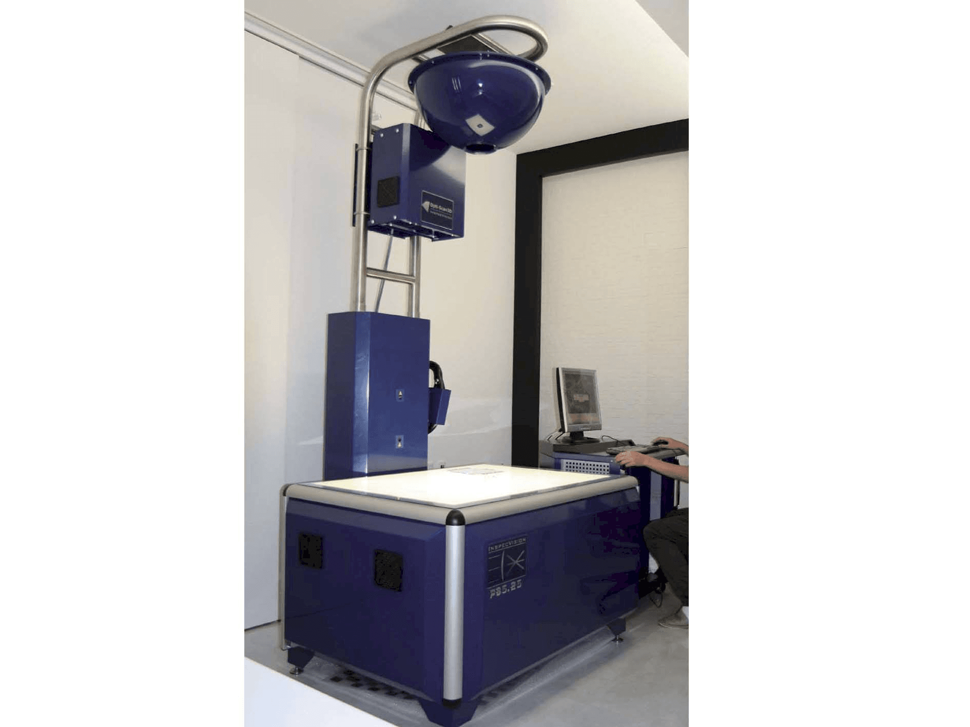 Vista Frontal da InspecVision P85.25 máquina