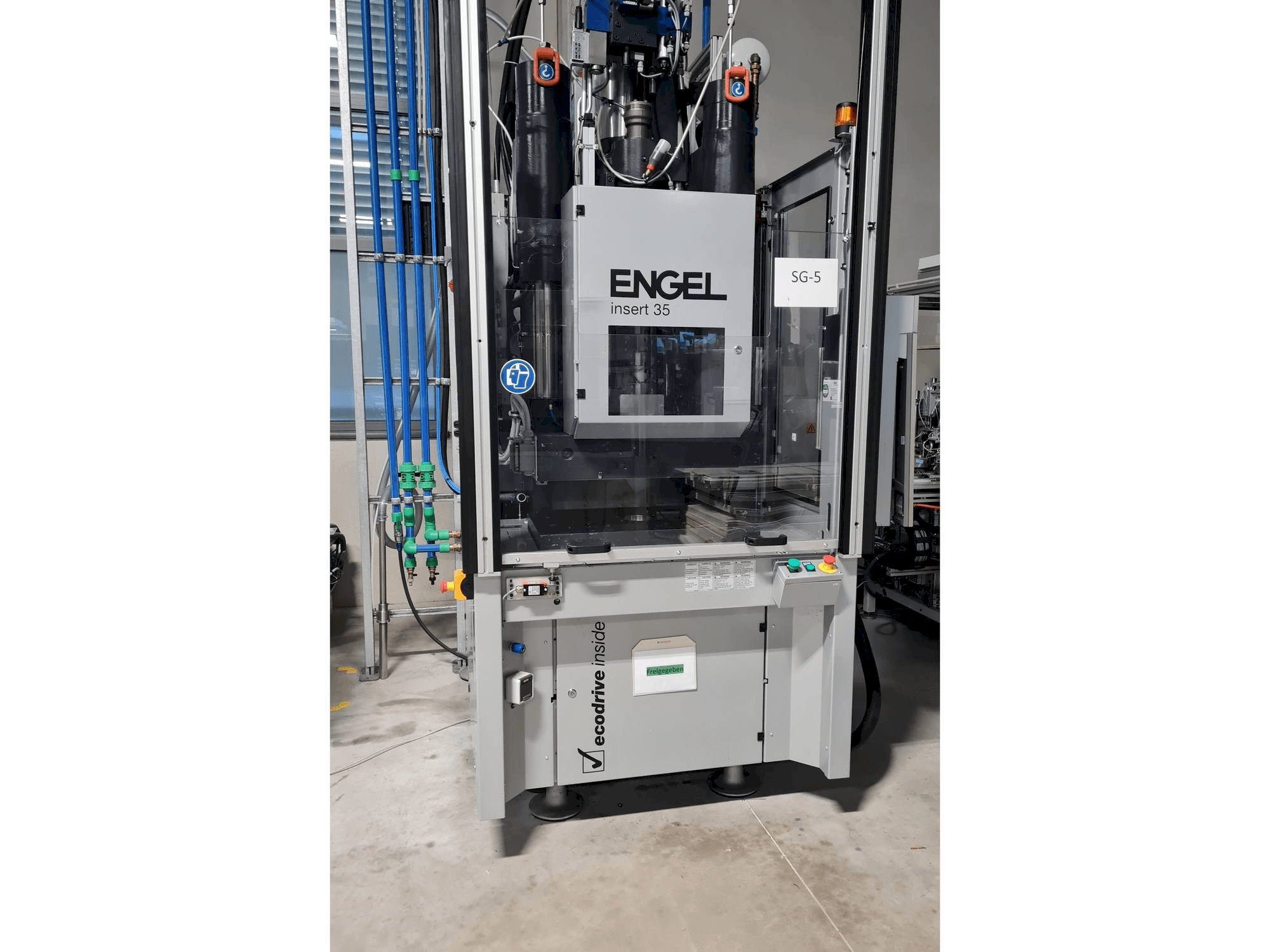 Vista Frontal da Engel insert 60V-35 single XS ecodrive máquina