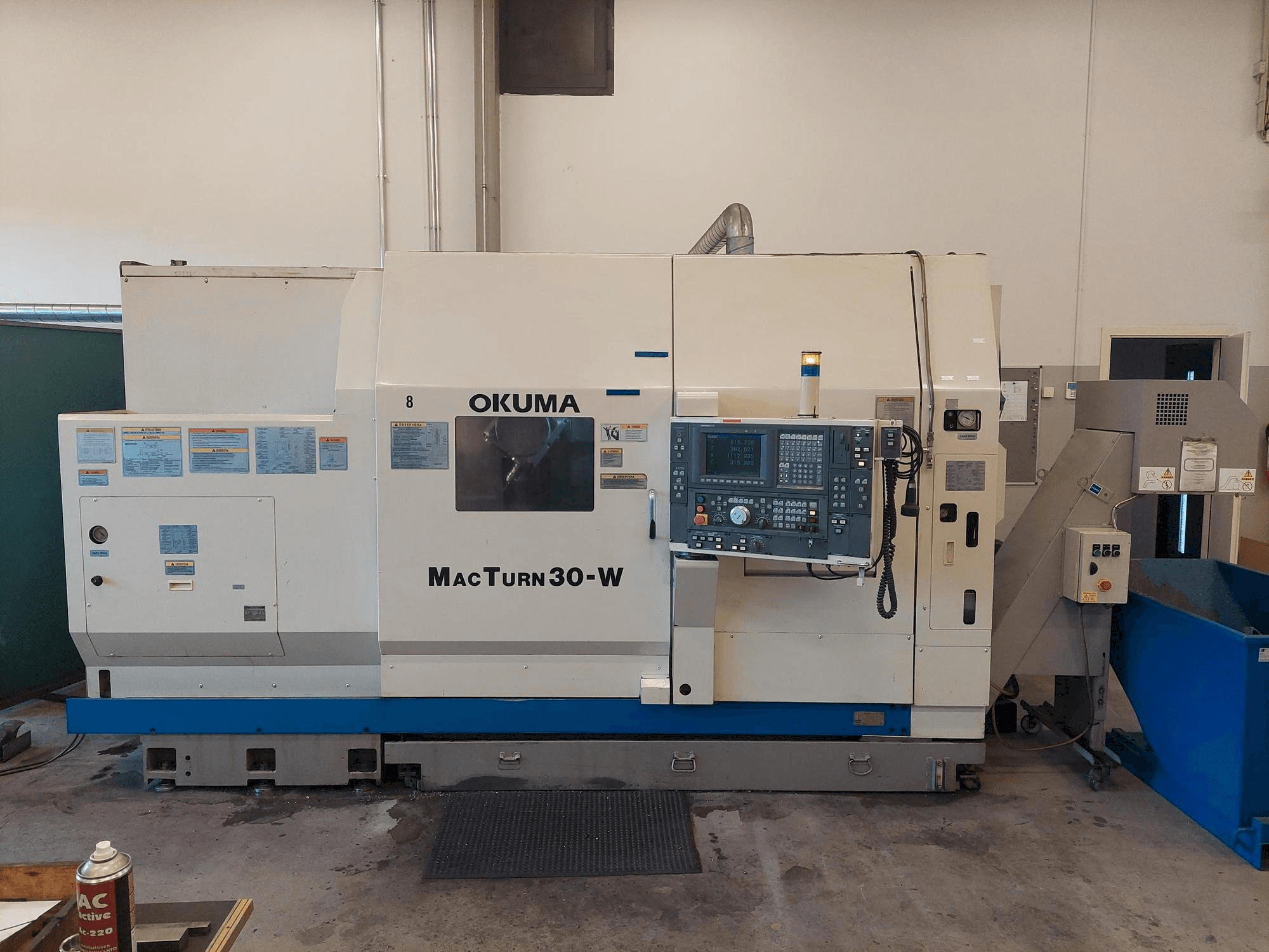 Vista Frontal da Okuma Macturn 30 máquina