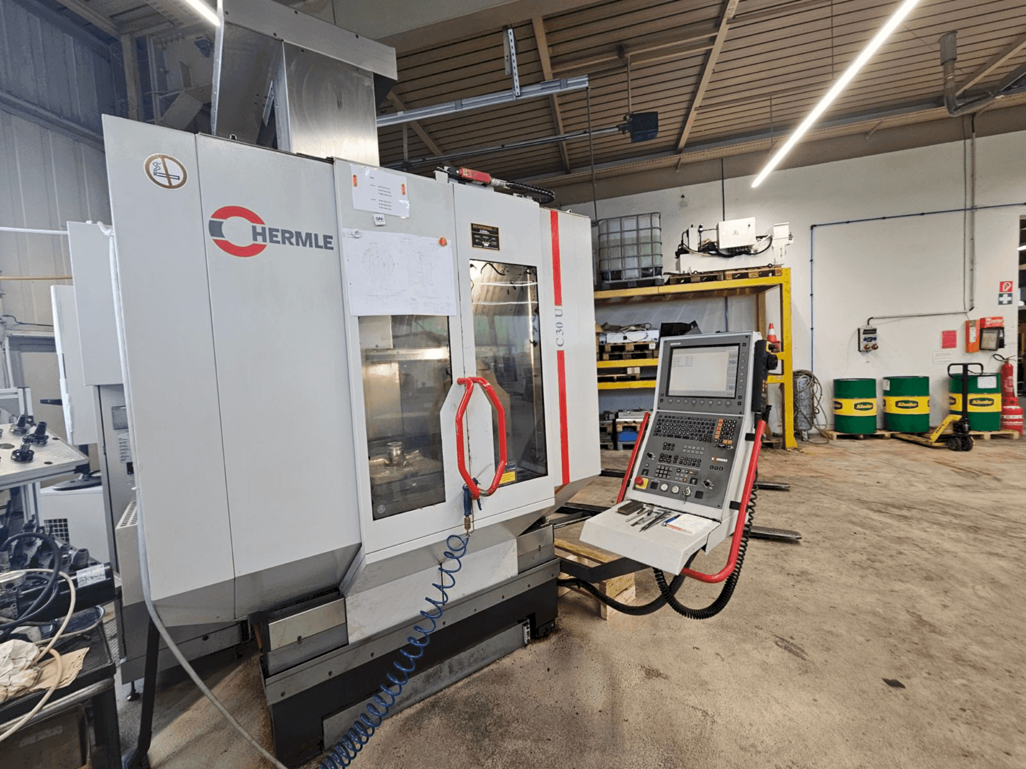 Vista Frontal da HERMLE C 30 U máquina