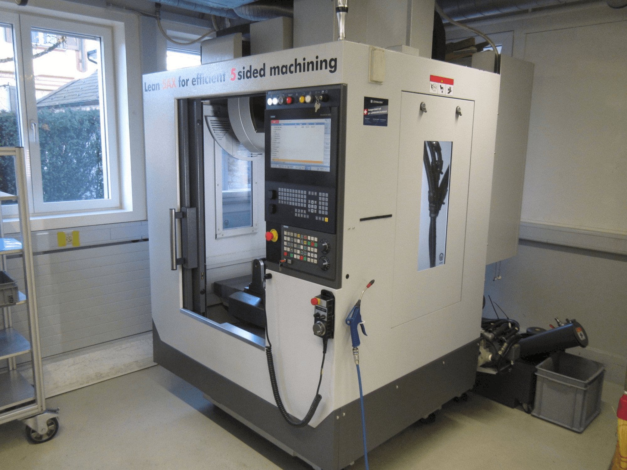 Vista Frontal da HARDINGE V480 máquina