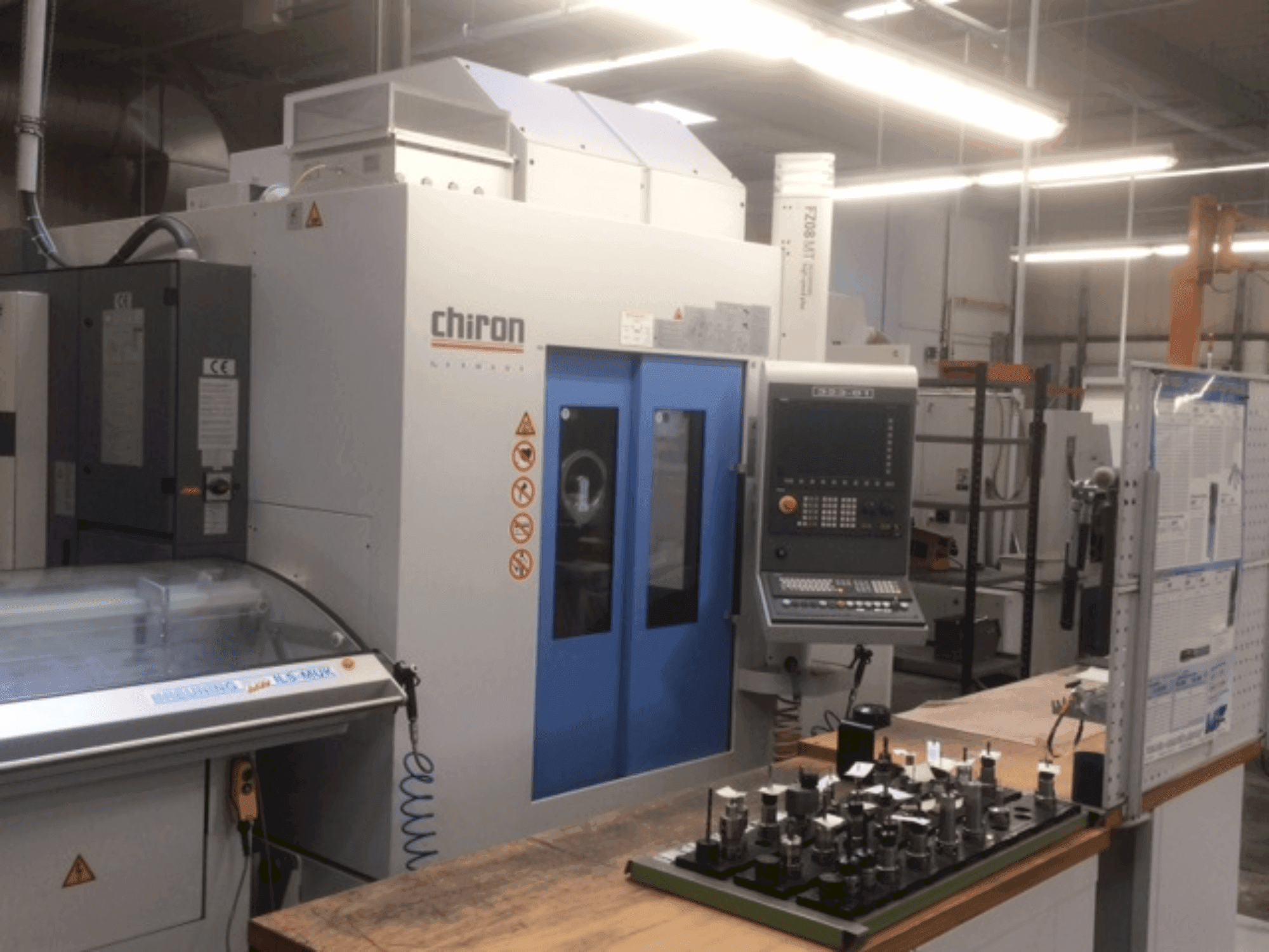 Vista Frontal da CHIRON FZ08 MT (2011) máquina