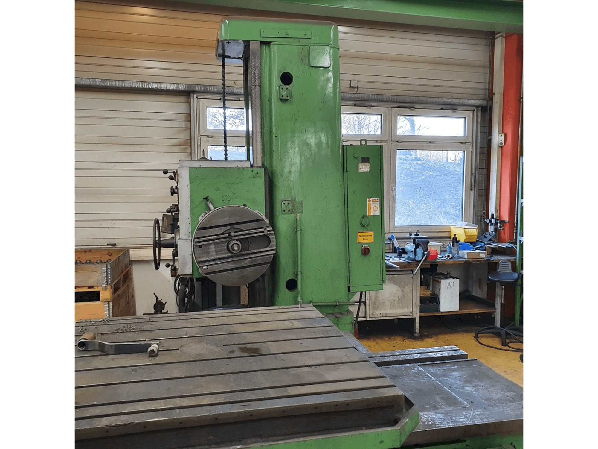 Vista Frontal da TOS Bohrwerk W 100 máquina