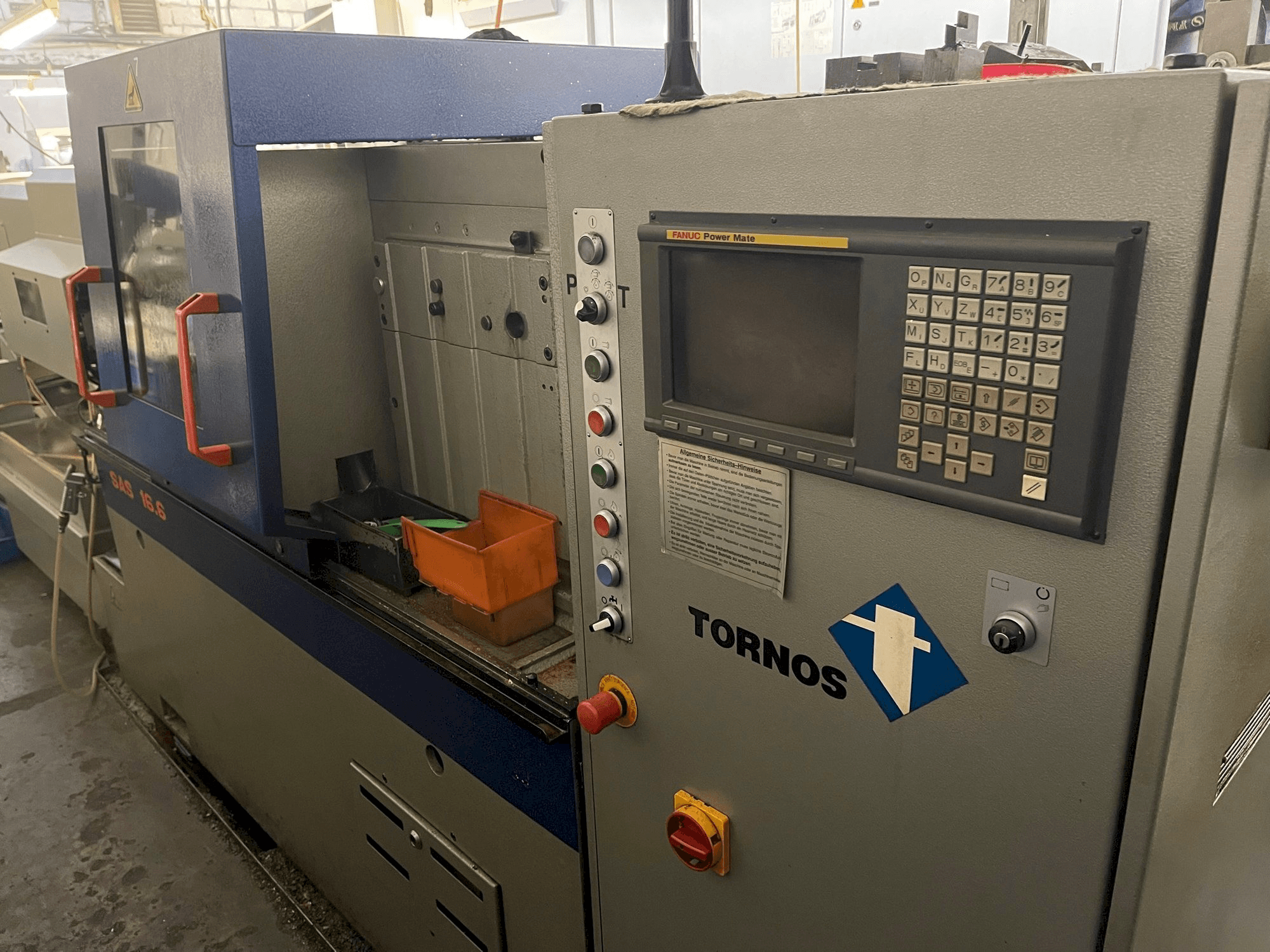 Vista Frontal da TORNOS SAS 16.6 máquina