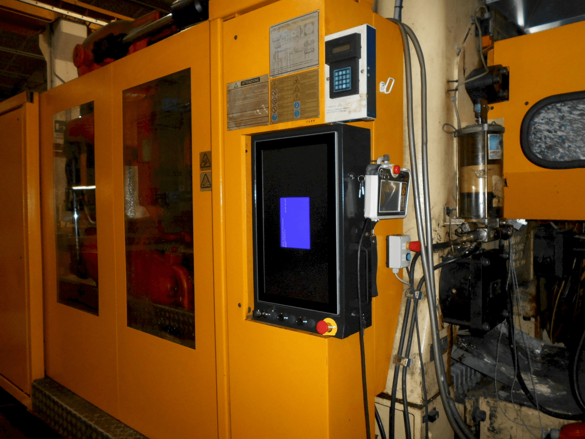 Vista Frontal da Husky ELL 750 RS 120/110 máquina