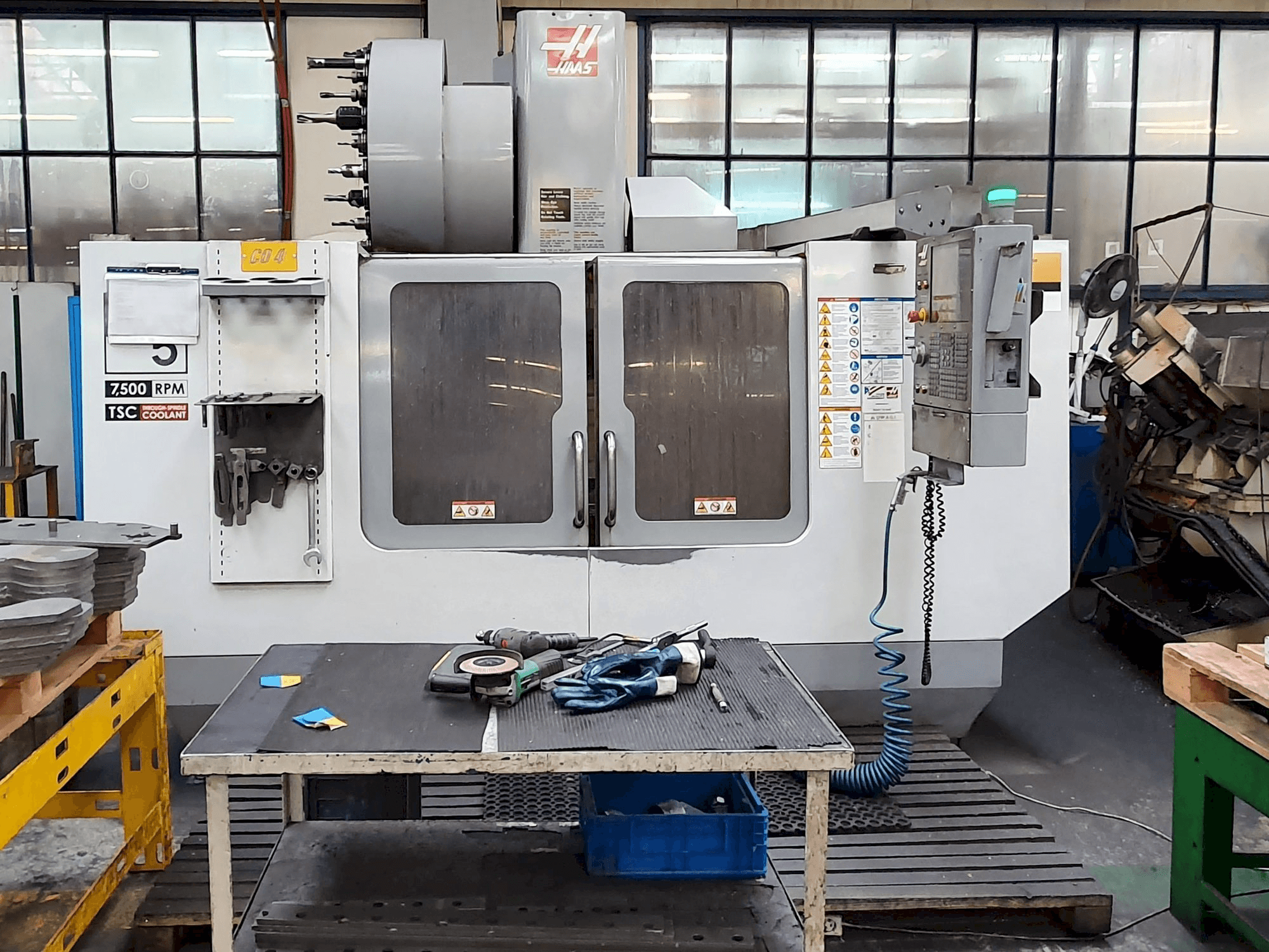 Vista Frontal da HAAS VF-5 / 50HE máquina