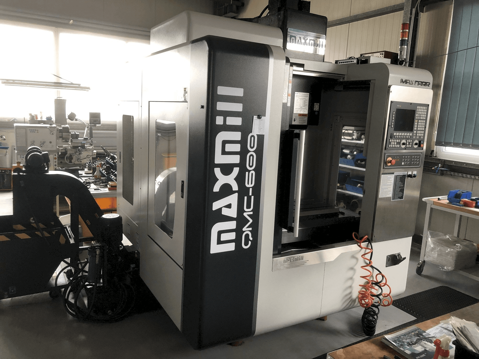 Vista Frontal da MAXMILL QMC-600 máquina