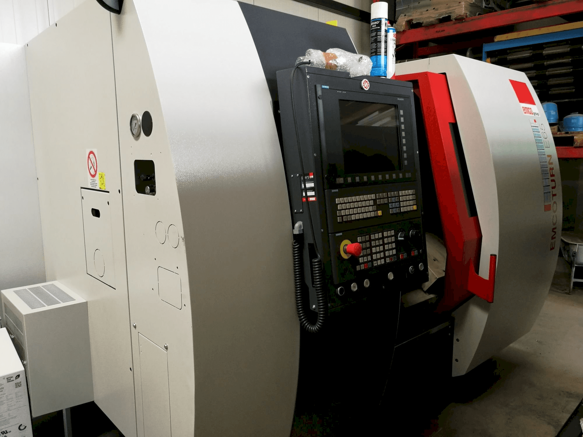 Vista Frontal da EMCO Emcoturn E65 máquina