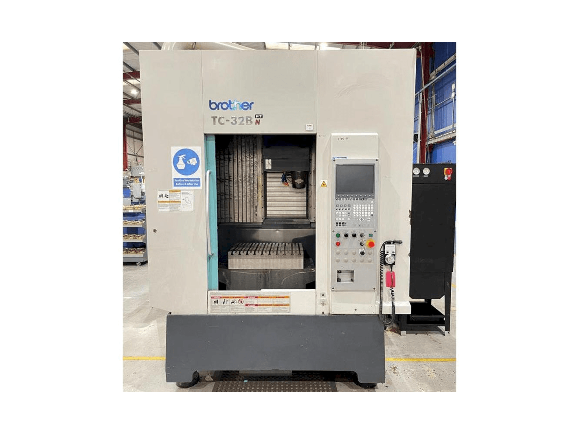 Vista Frontal da Brother TC-32BN FT máquina