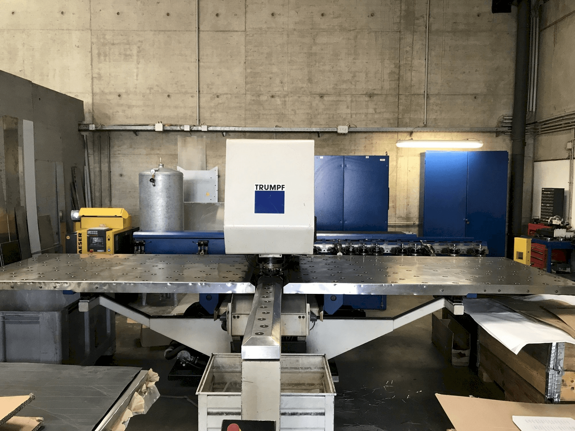 Vista Frontal da Trumpf Trumatic 200R máquina