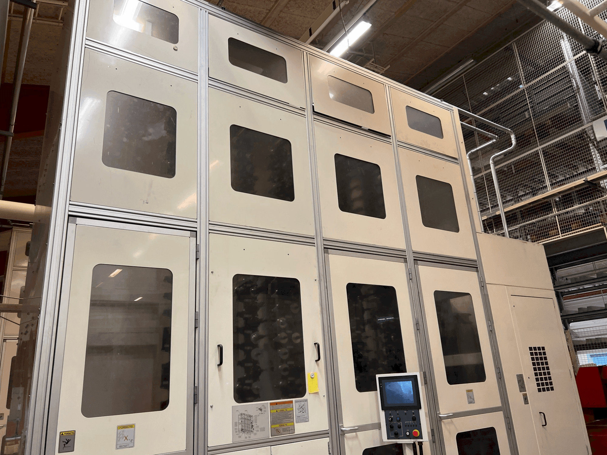 Vista Esquerda da Okuma MA-800H máquina