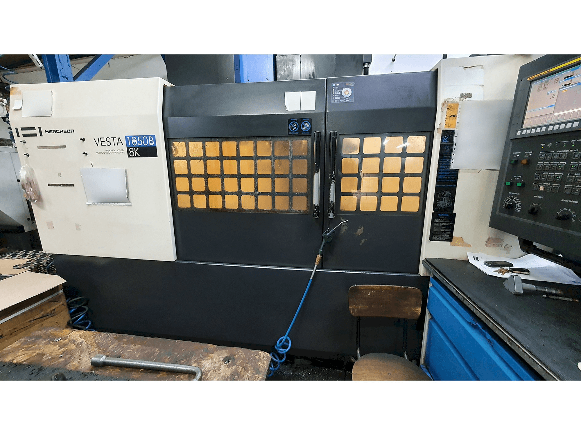 Vista Frontal da HWACHEON VESTA-1050B máquina