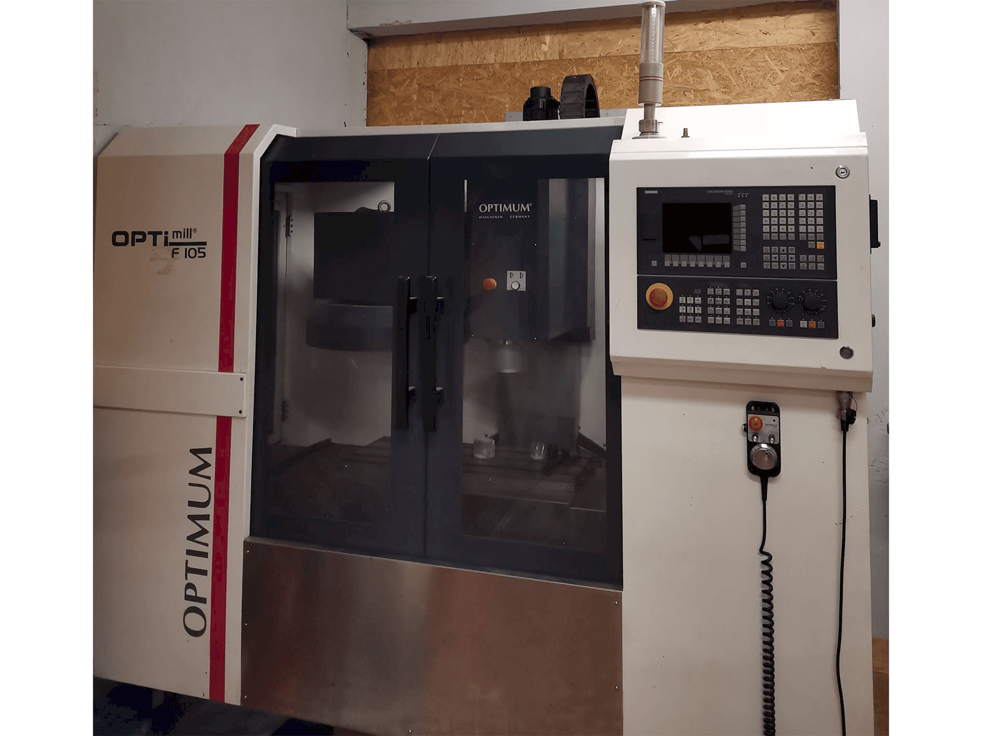 Vista Frontal da Optimum F105 máquina