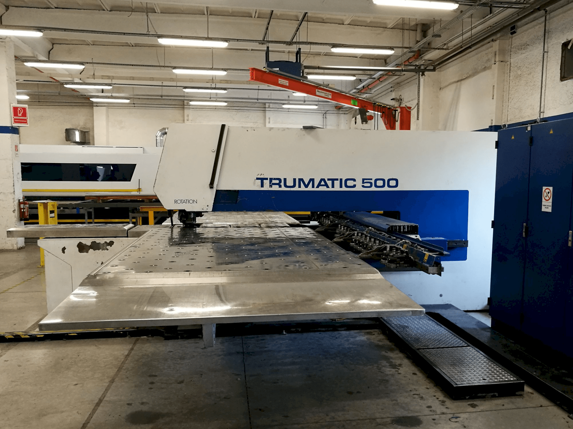 Vista Lateral Esquerda da Trumpf Trumatic 500 R máquina