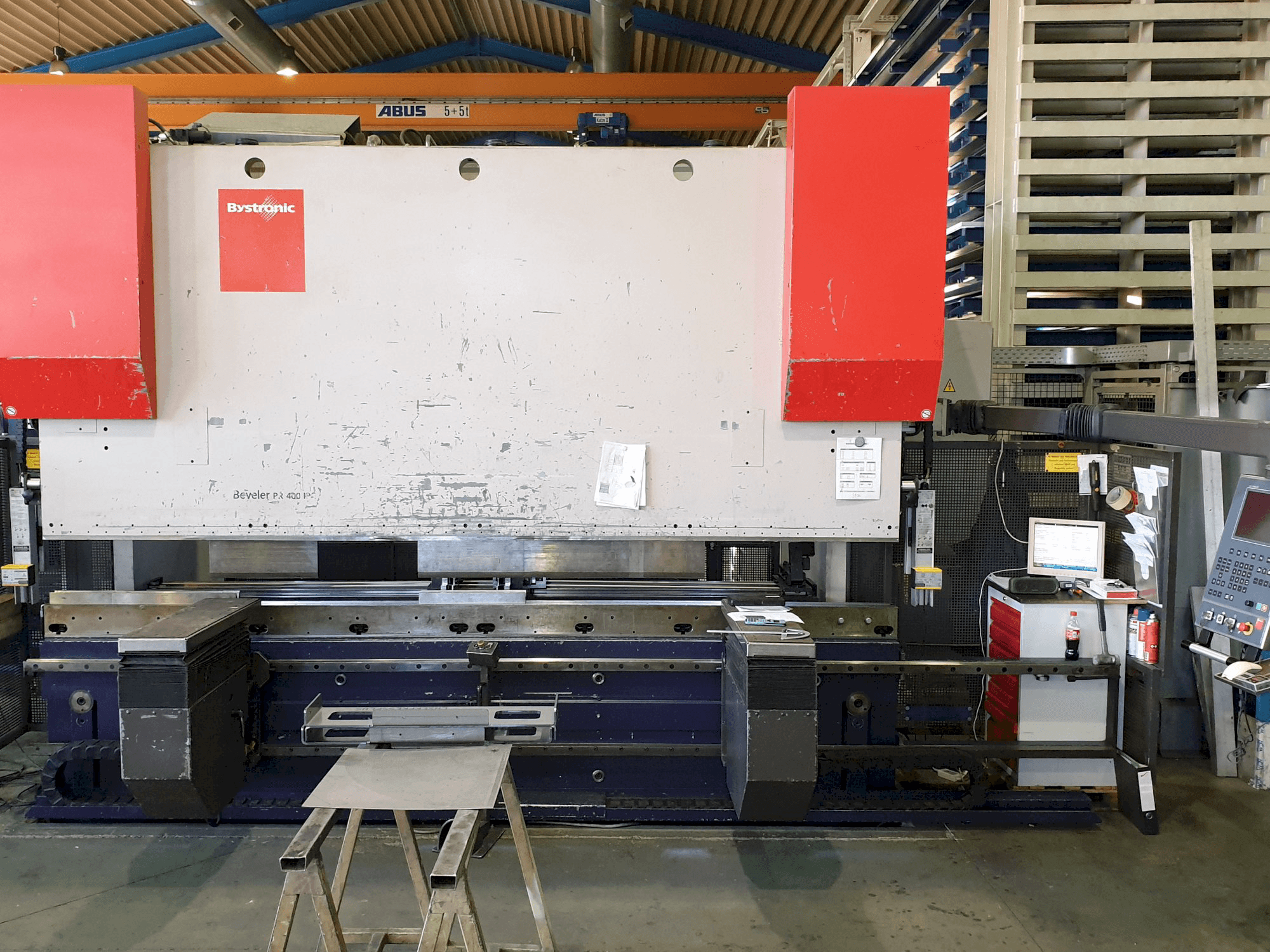 Vista Frontal da Bystronic Beyeler PR 400 x 4100 máquina
