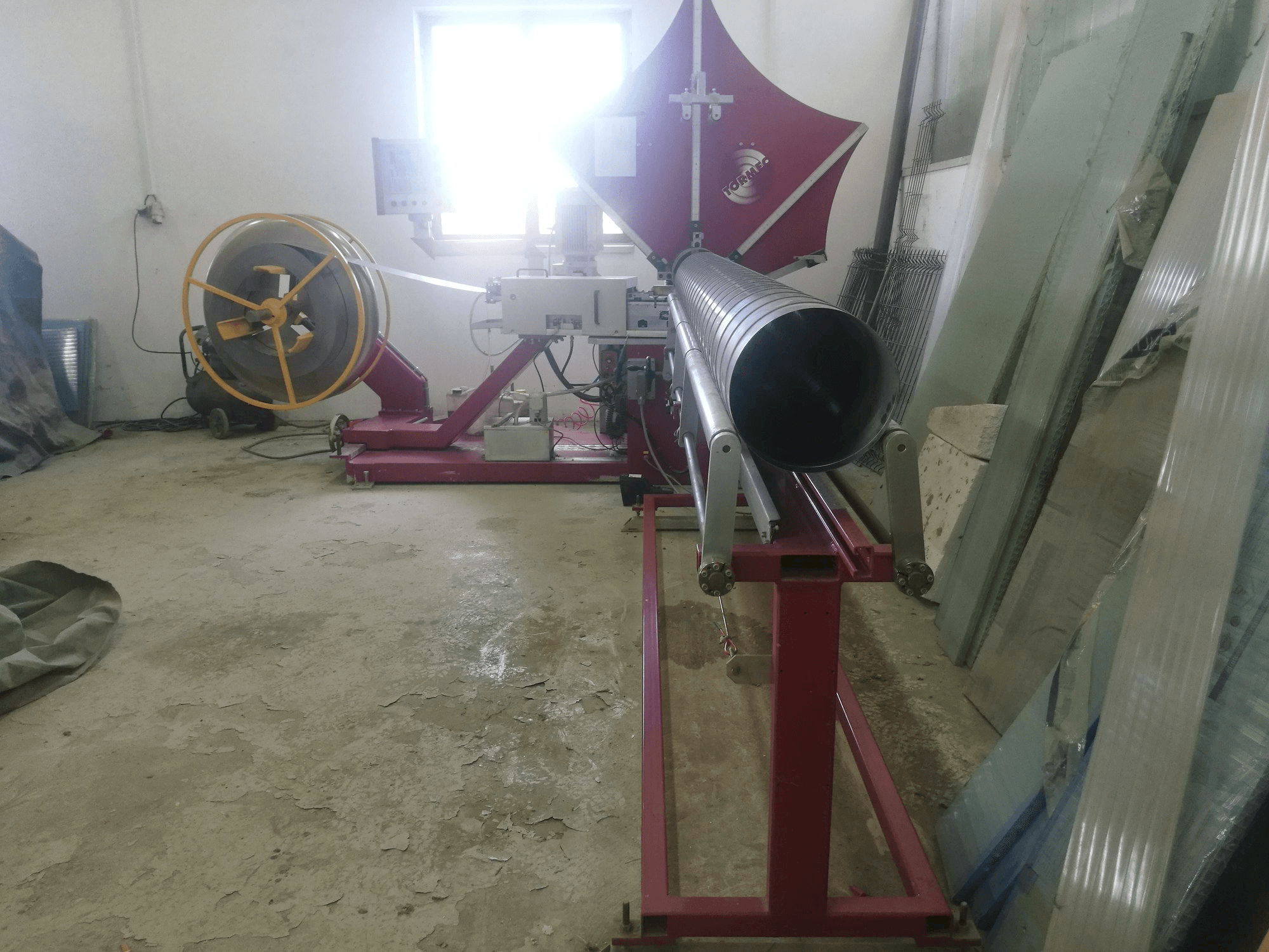 Vista Frontal da Tormec Tubo-S máquina