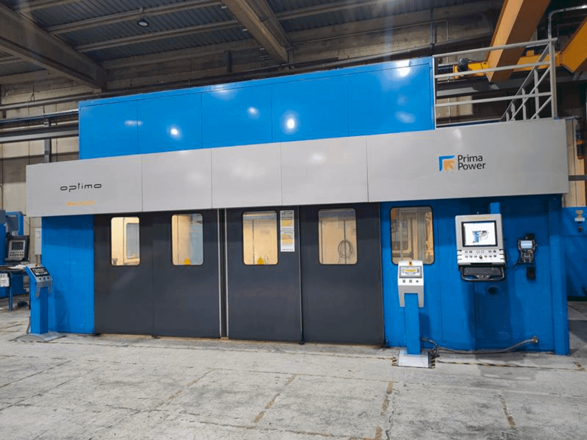 Vista Frontal da Prima Power Optimo TheLASER máquina