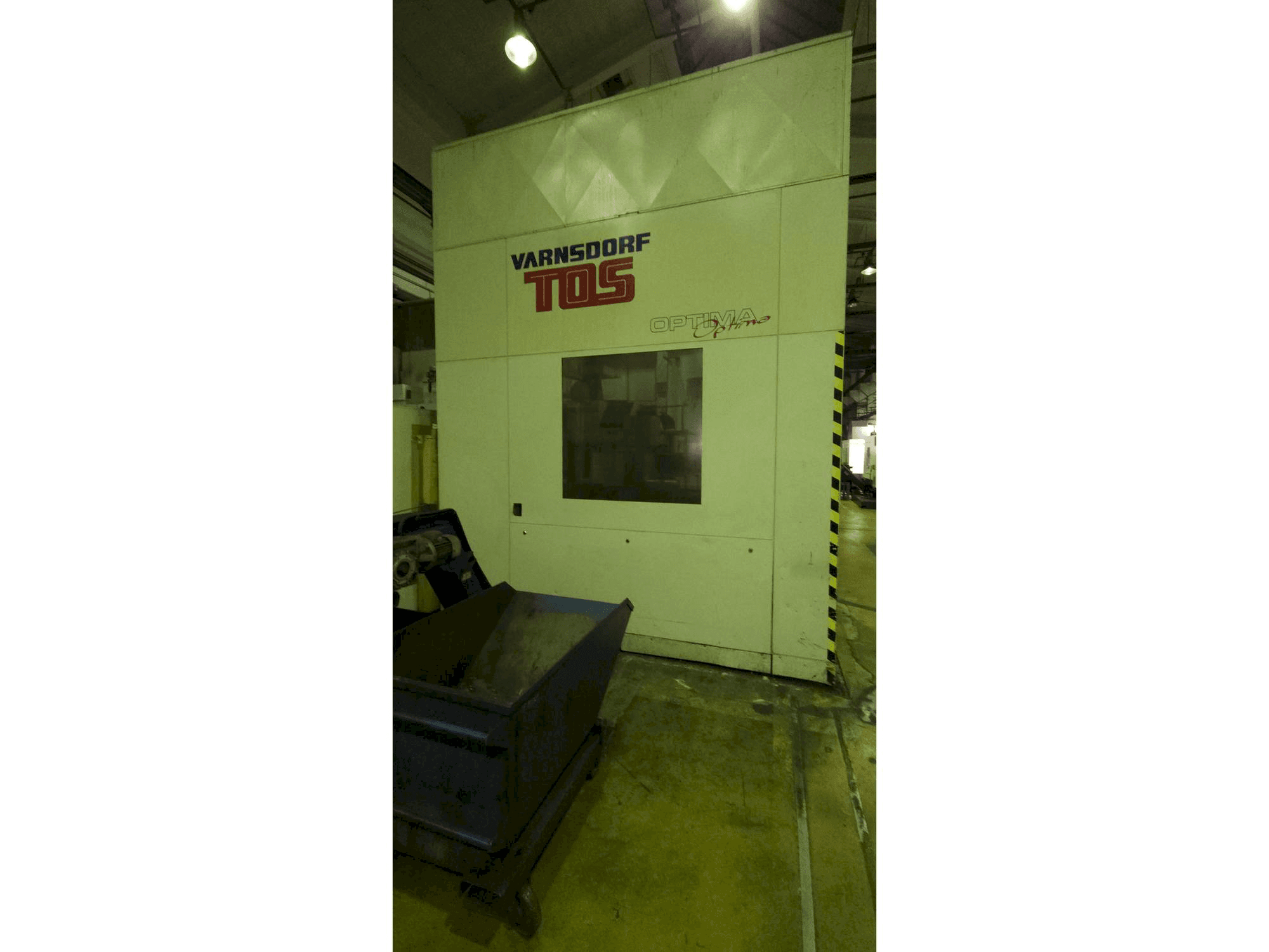 Vista Frontal da TOS Optima máquina