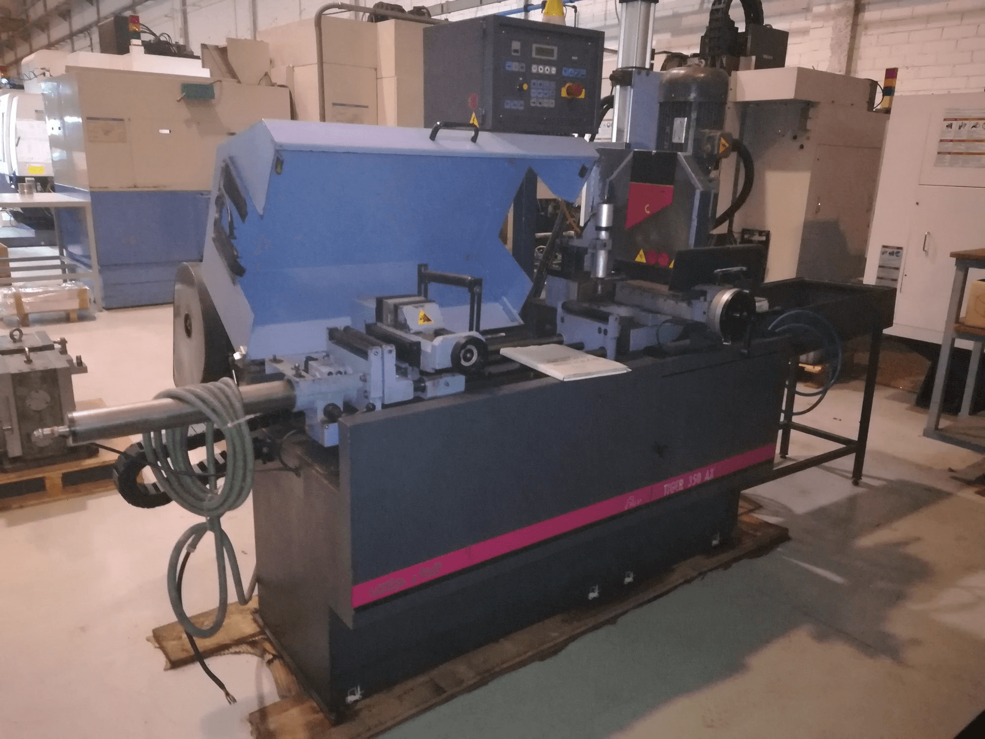 Vista Frontal da MEP TIGER 350 AX máquina