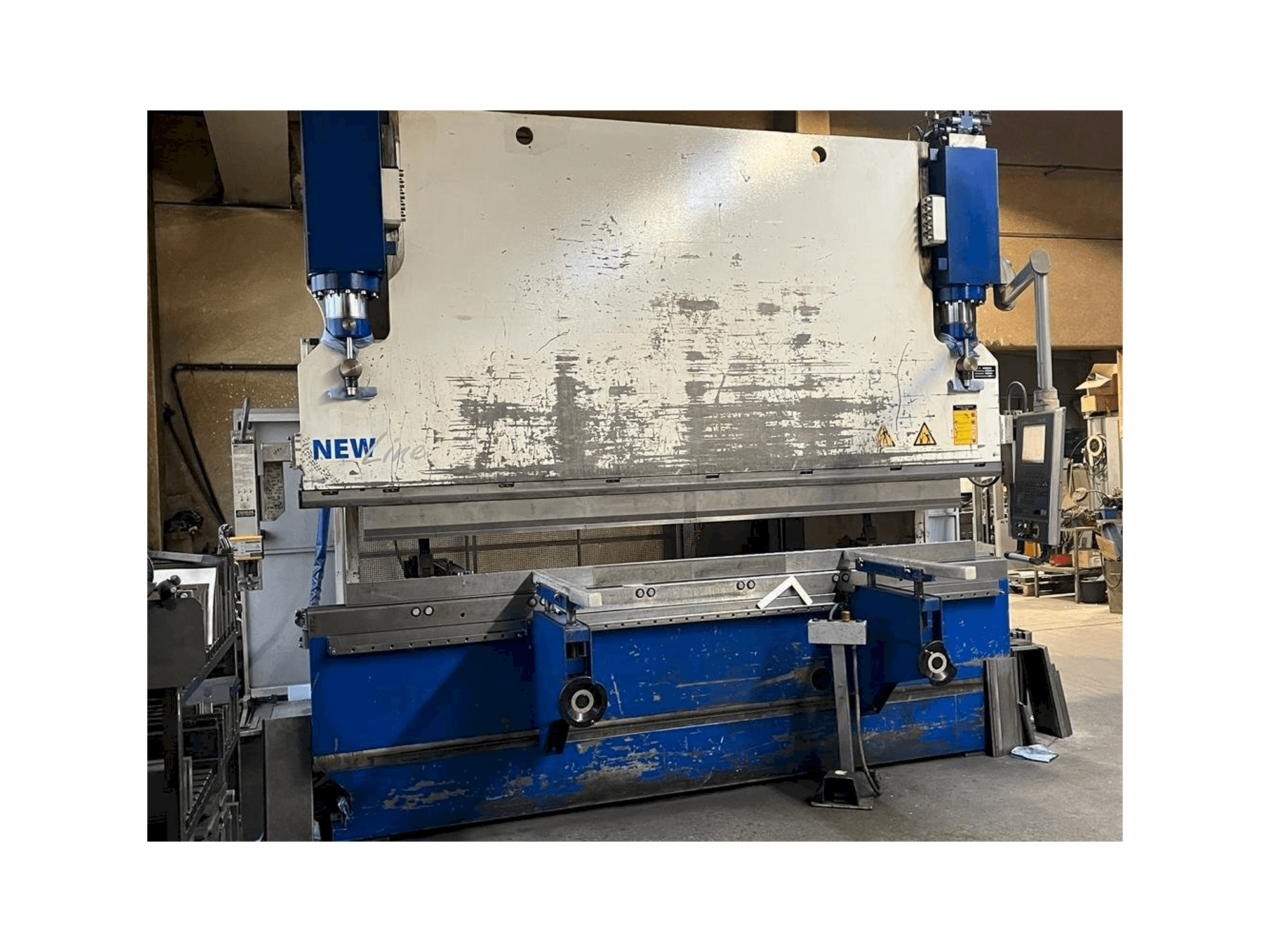 Vista Frontal da GWF MENGELE HB 175-30/35 máquina