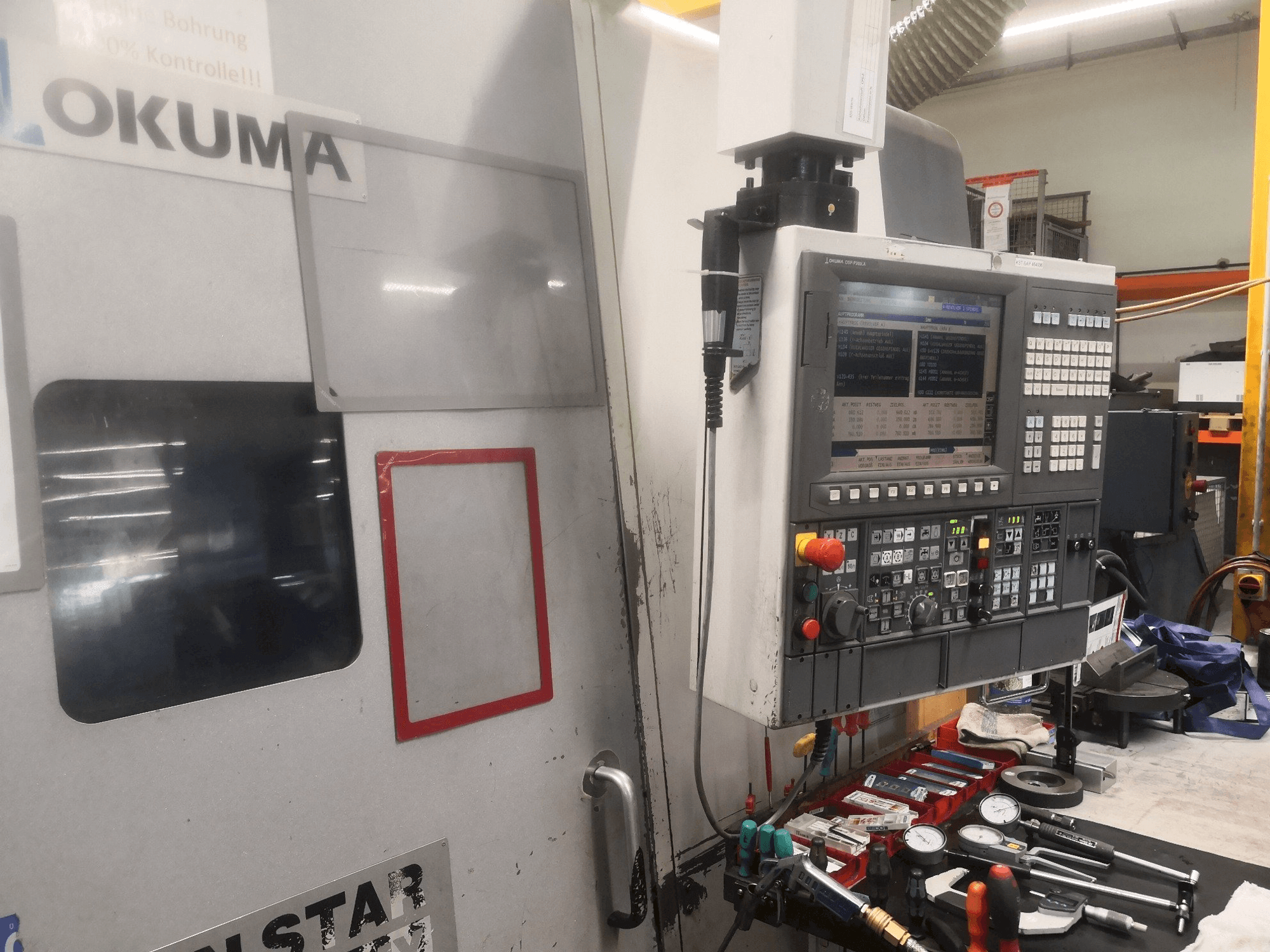 Vista Frontal da Okuma LT 300 MY máquina