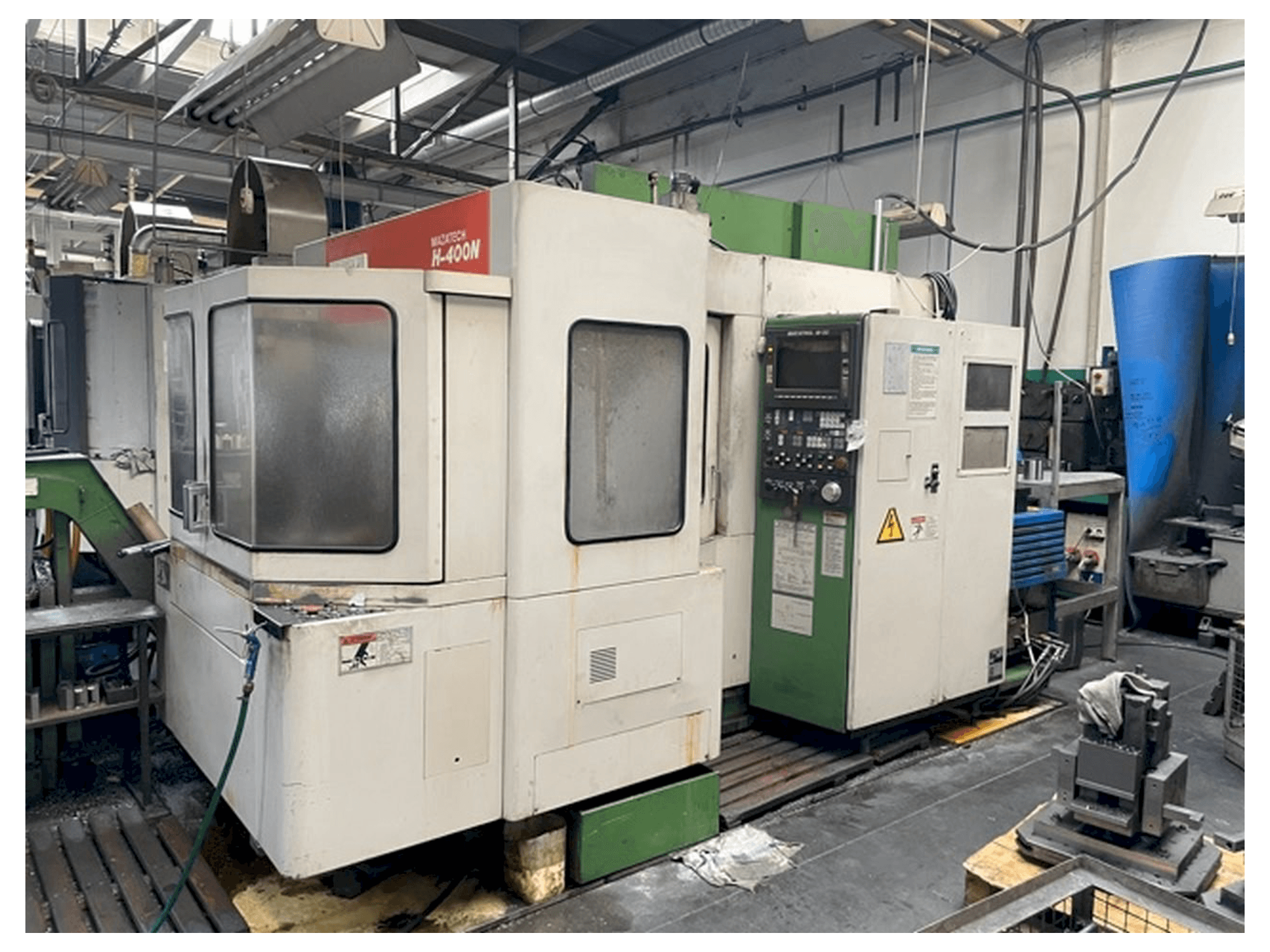 Vista Frontal da Mazak H-400N máquina