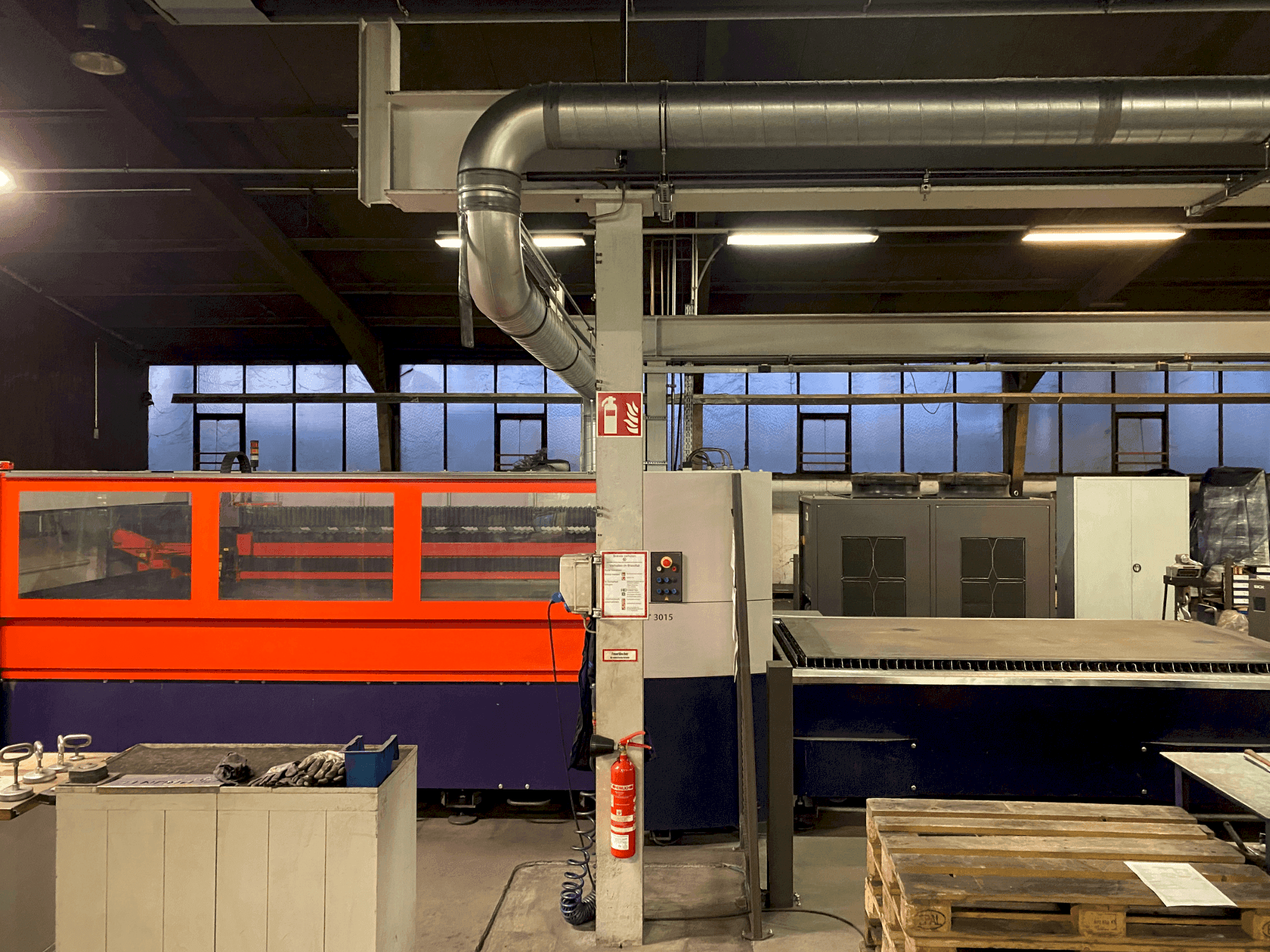 Vista Frontal da Bystronic Bystar 3015/4400 máquina