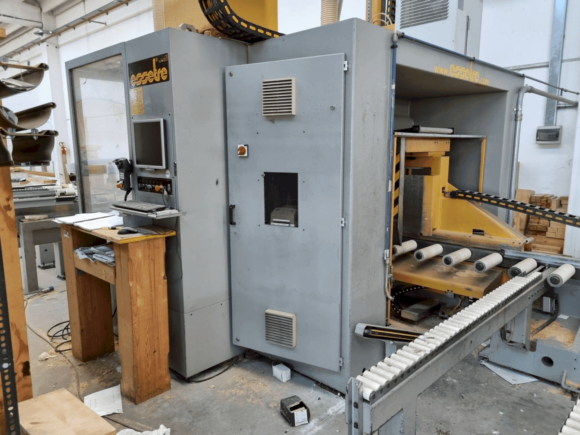 Vista Frontal da ESSETRE TECHNO máquina