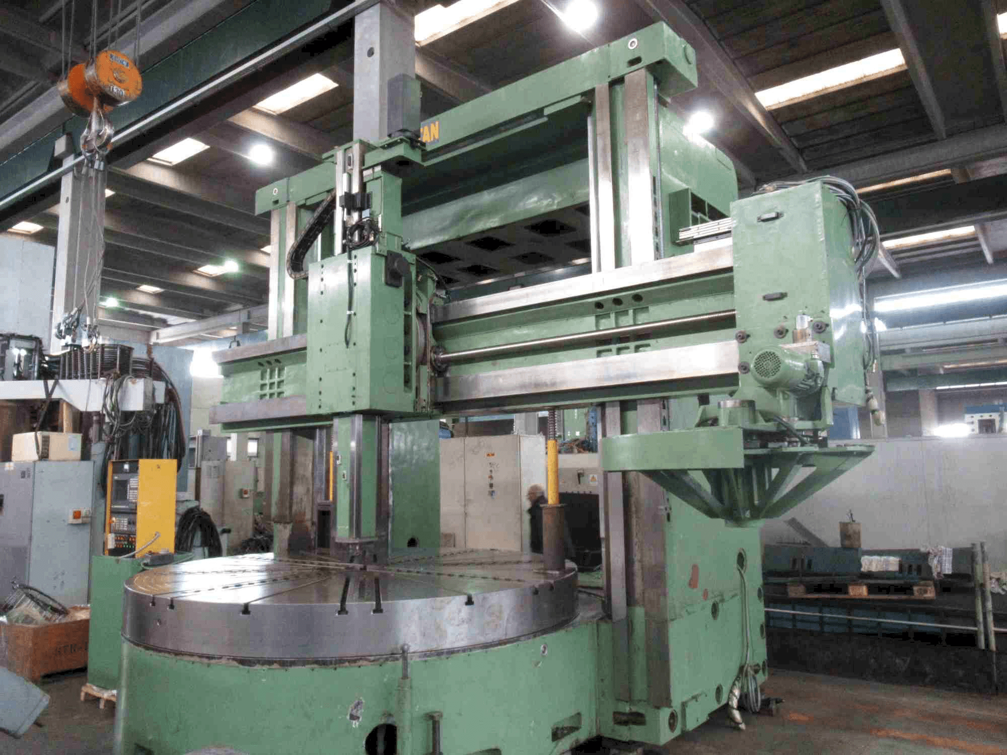 Vista Frontal da Titan SC 33 CNC máquina