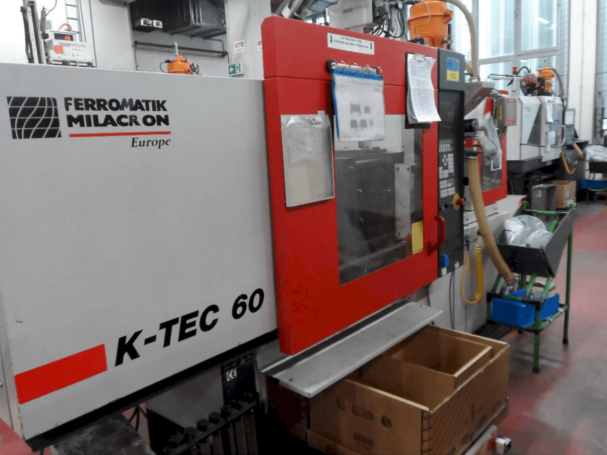 Vista Frontal da FERROMATIK MILACRON K-Tec 60S máquina