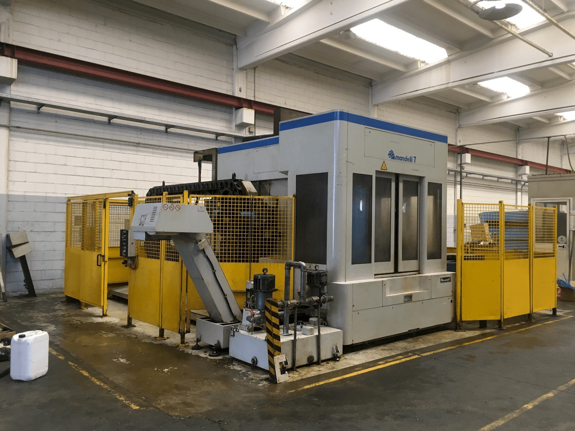 Vista Frontal da Mandelli Type 7 máquina