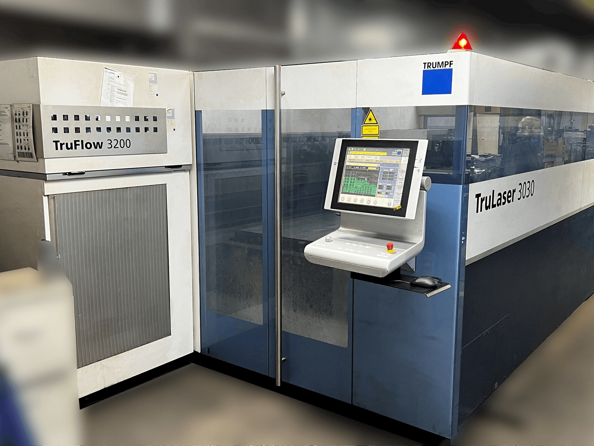 Vista Frontal da Trumpf Trulaser 3030 máquina
