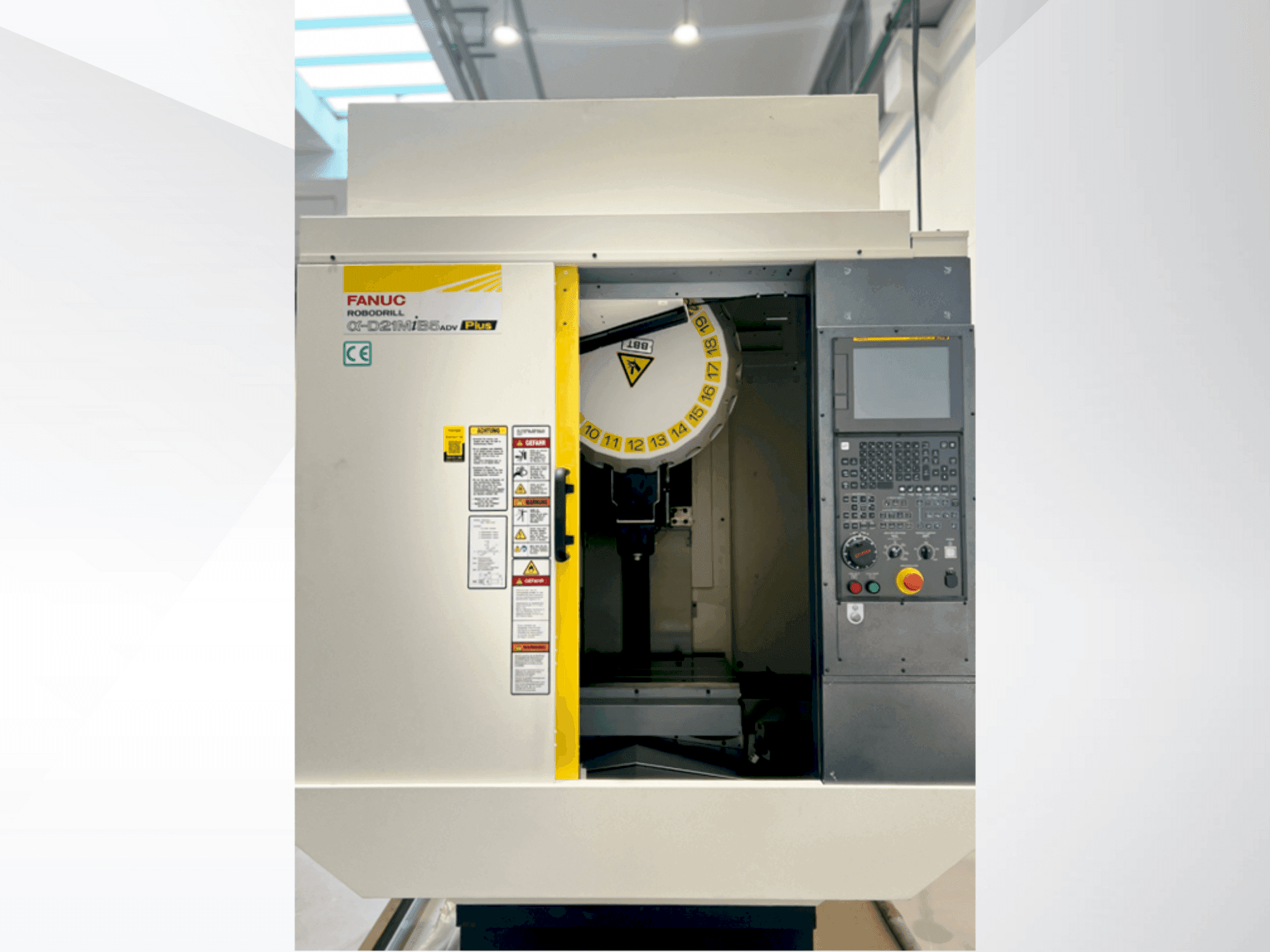 Vista Frontal da FANUC α-D21MiB5ADV Plus máquina