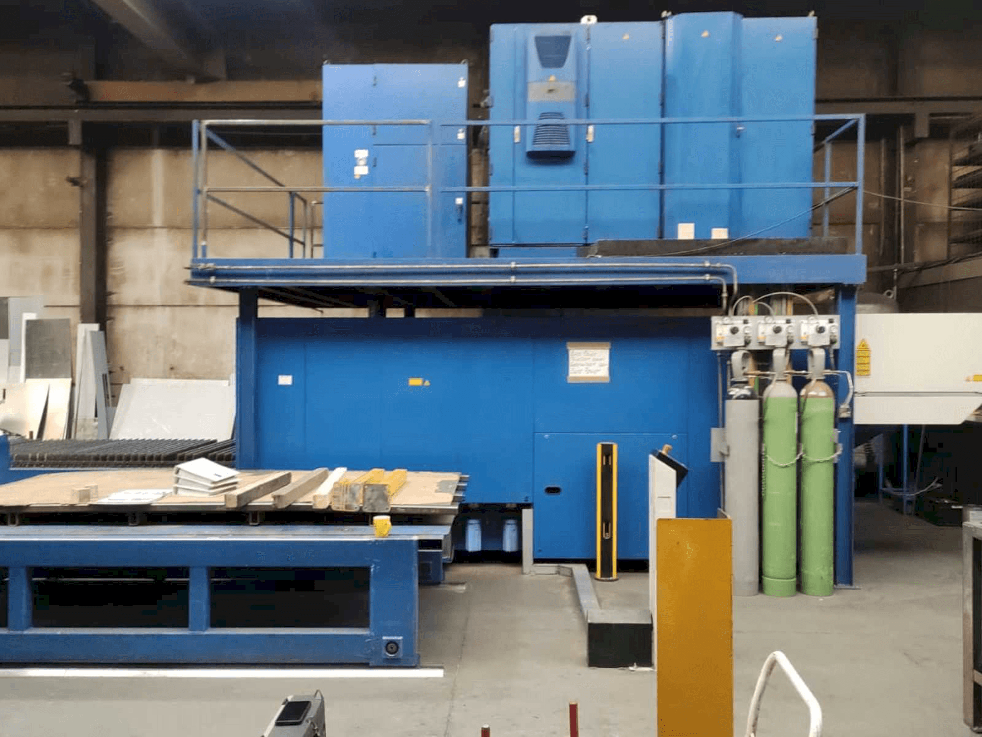 Vista Frontal da Trumpf Trulaser 3030 máquina