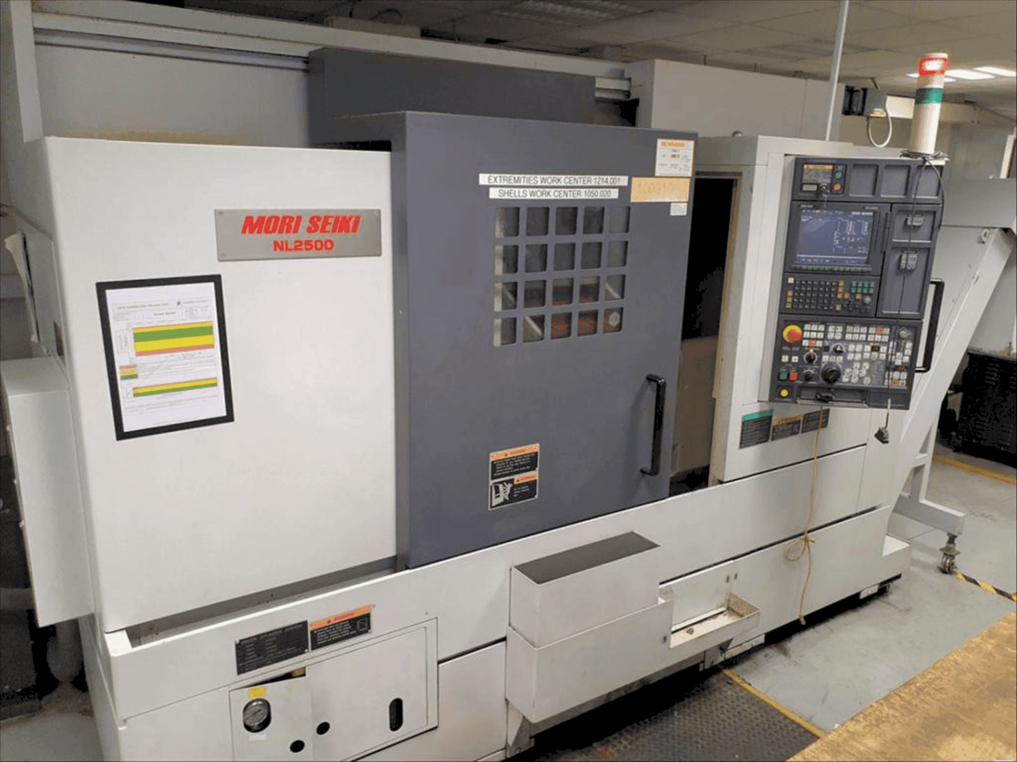 Vista Frontal da MORI SEIKI NL2500Y máquina