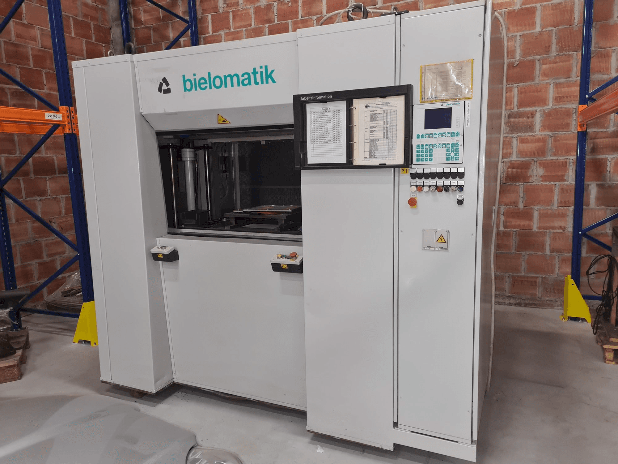 Vista Frontal da bielomatik K3215 máquina