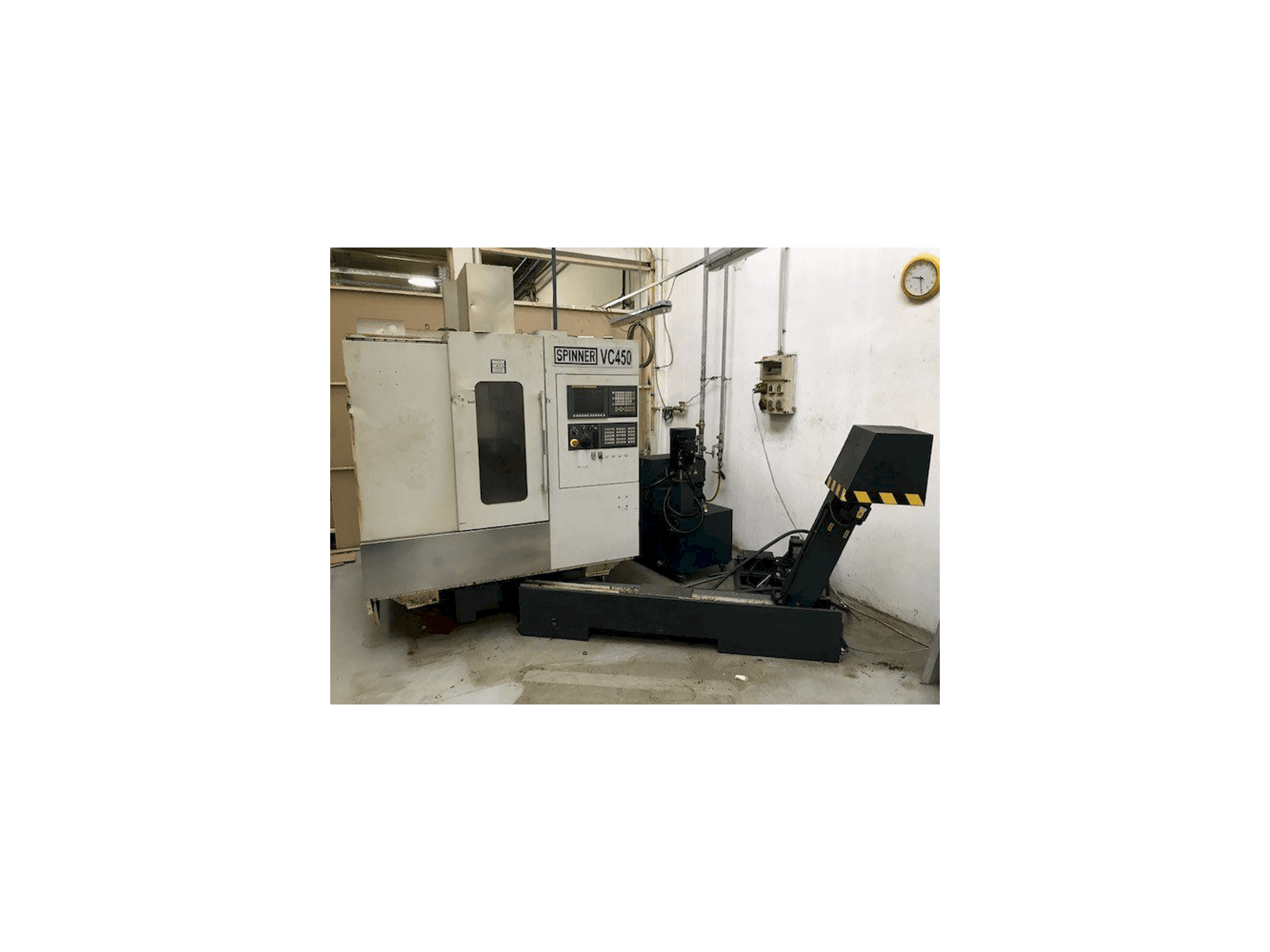 Vista Frontal da SPINNER VC 450 máquina